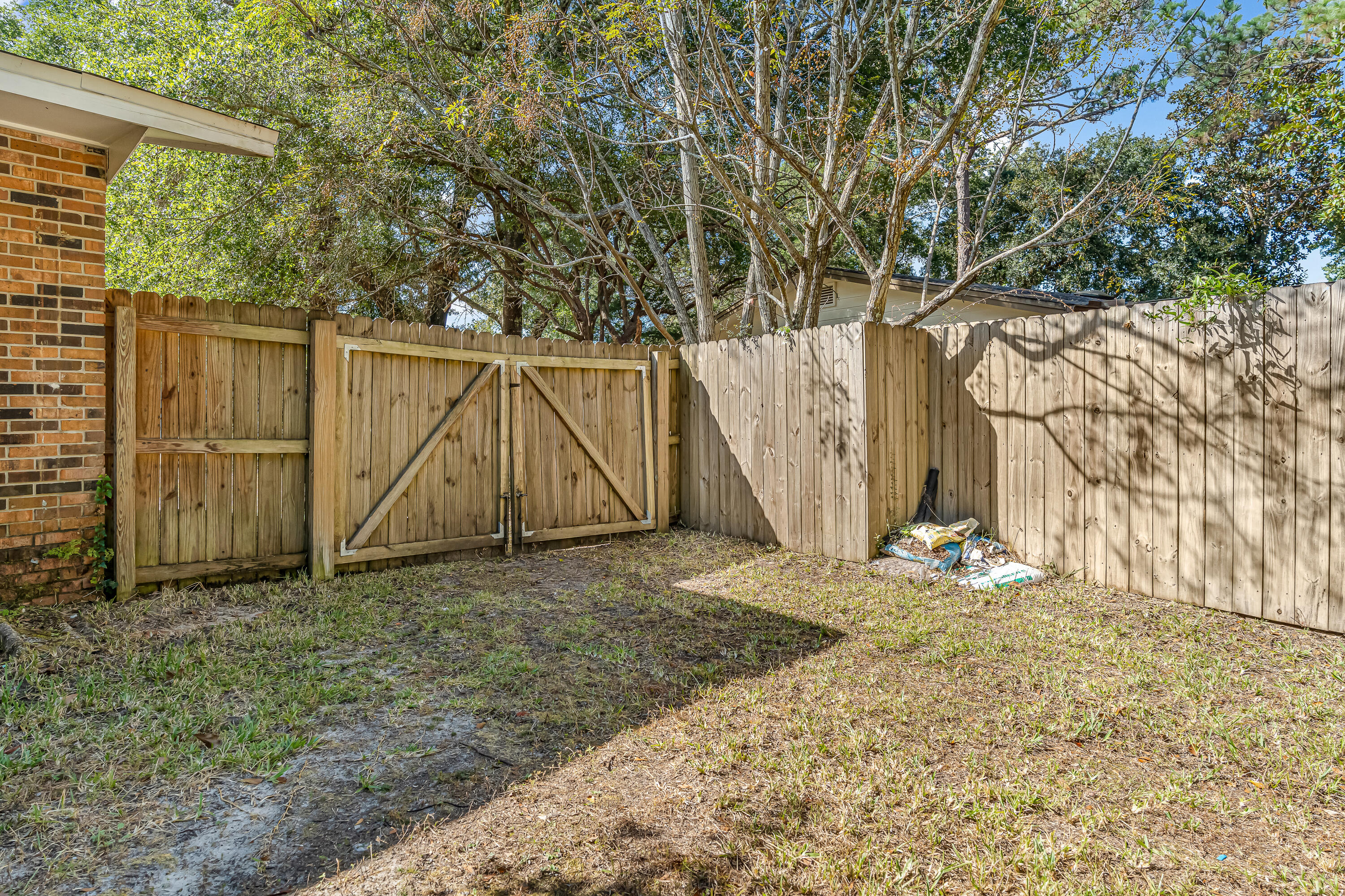 BAYOU POQUITO - Residential