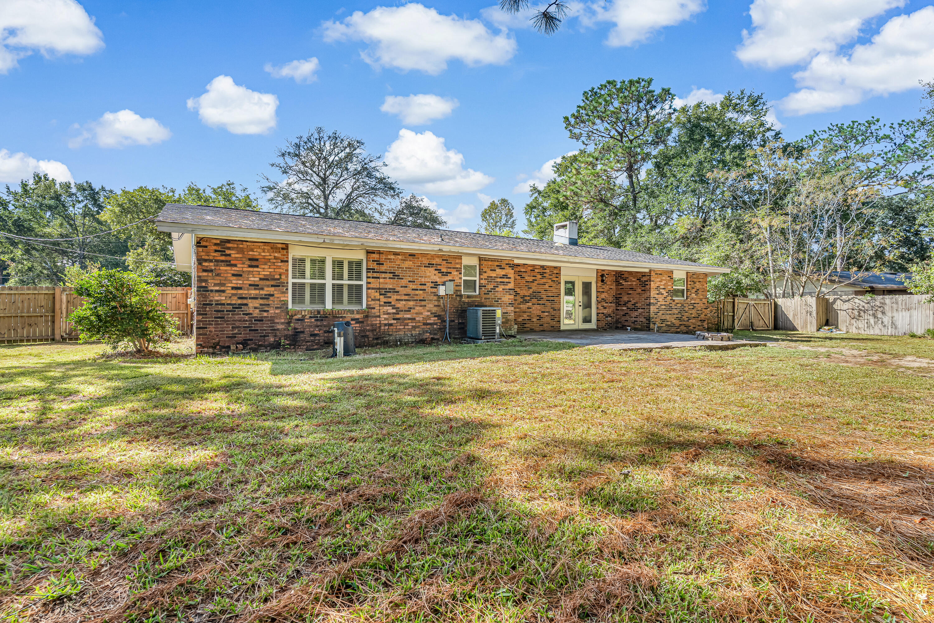 BAYOU POQUITO - Residential