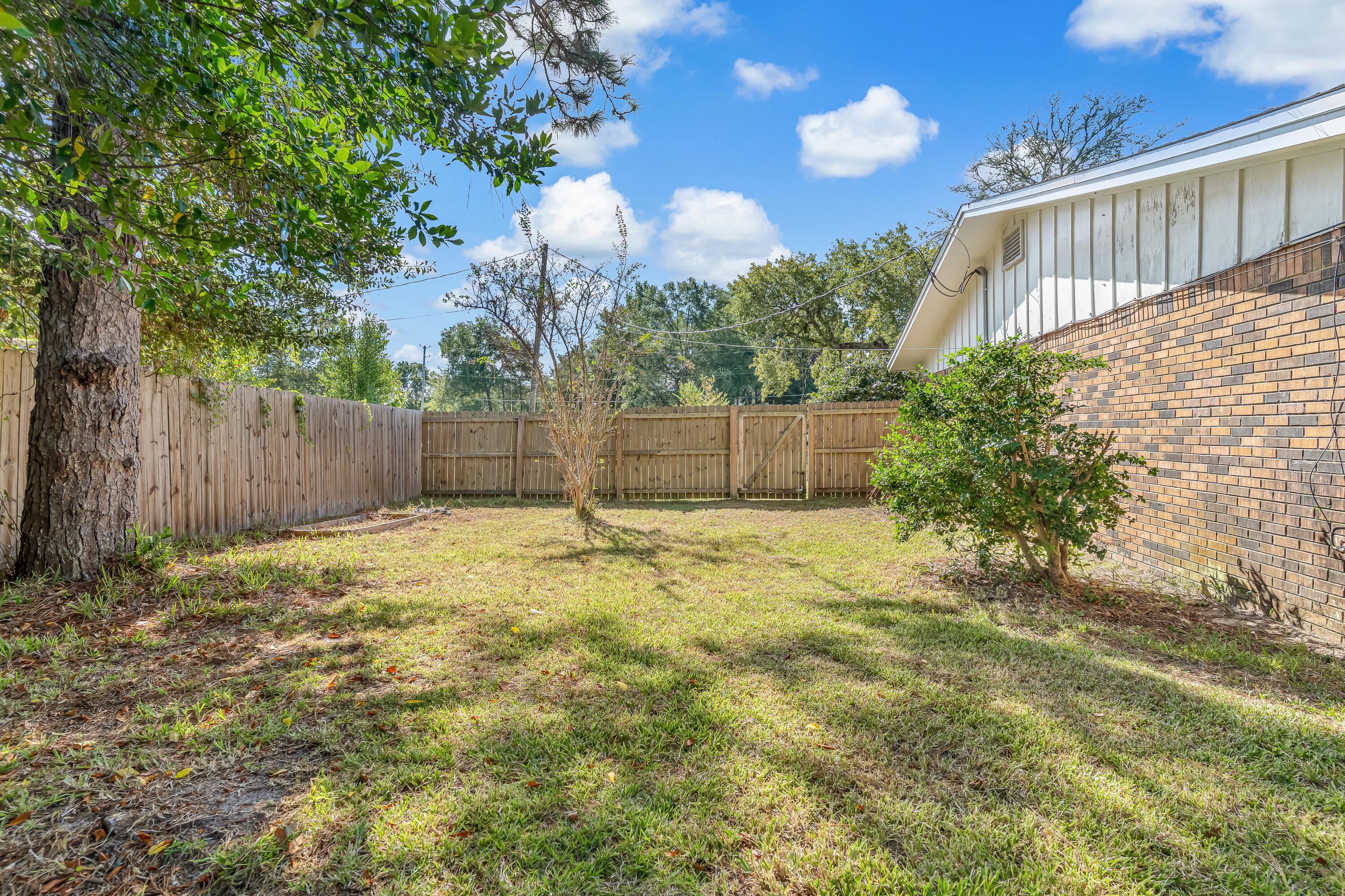 BAYOU POQUITO - Residential