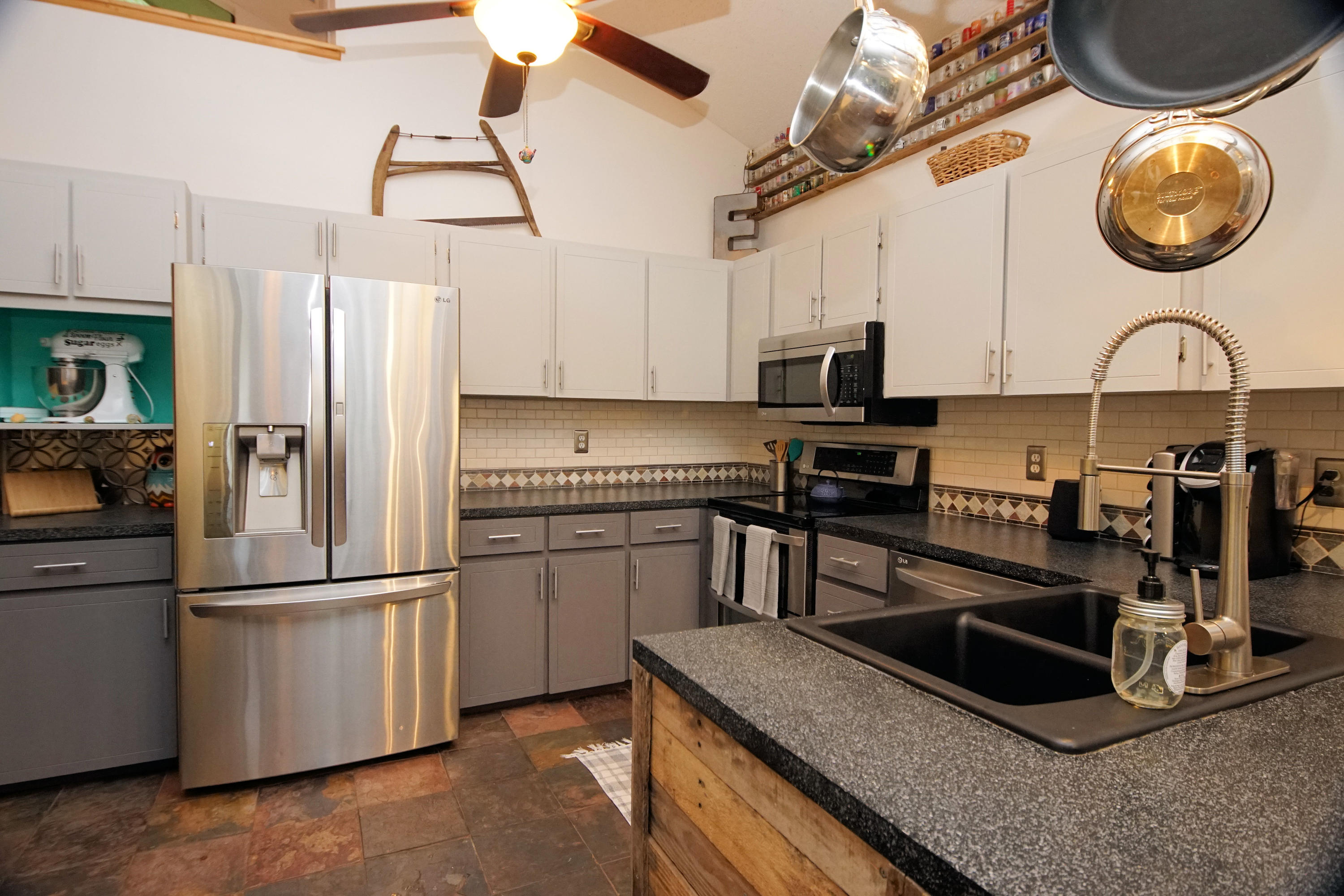 LAKE SHARON ESTATES - Residential