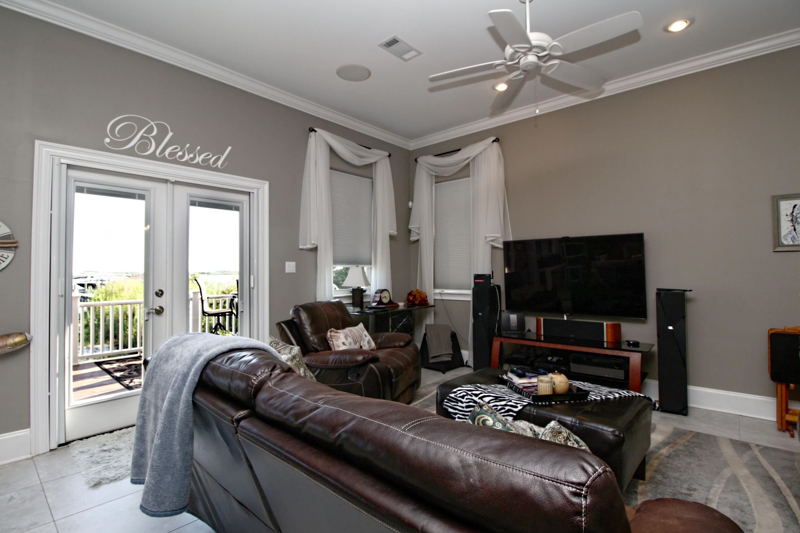 SOUNDVIEW LANDING - Residential