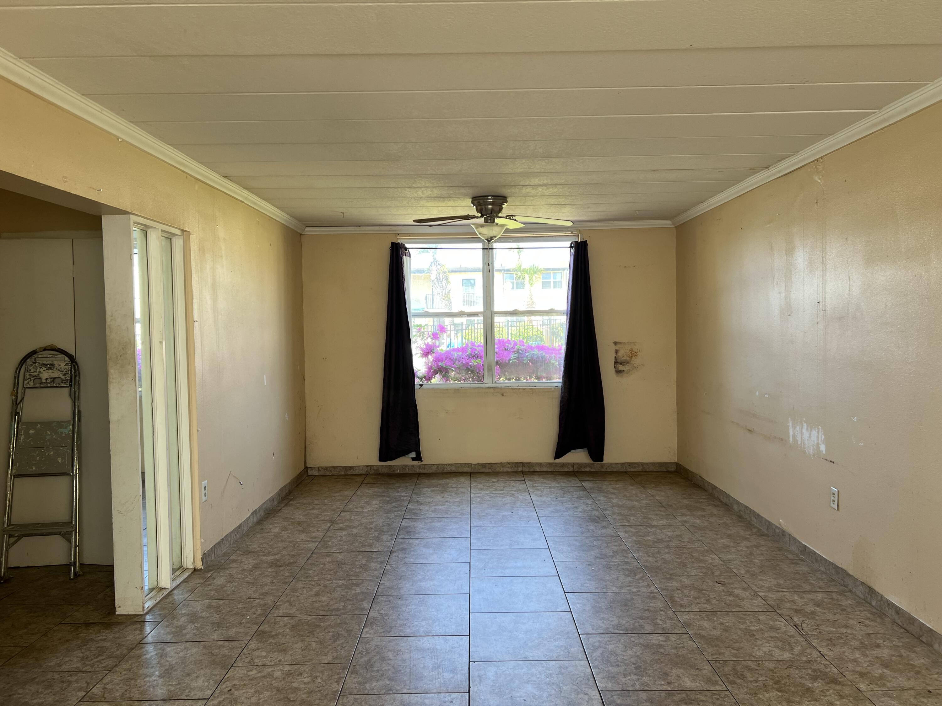 SEA PALM CONDO - Residential