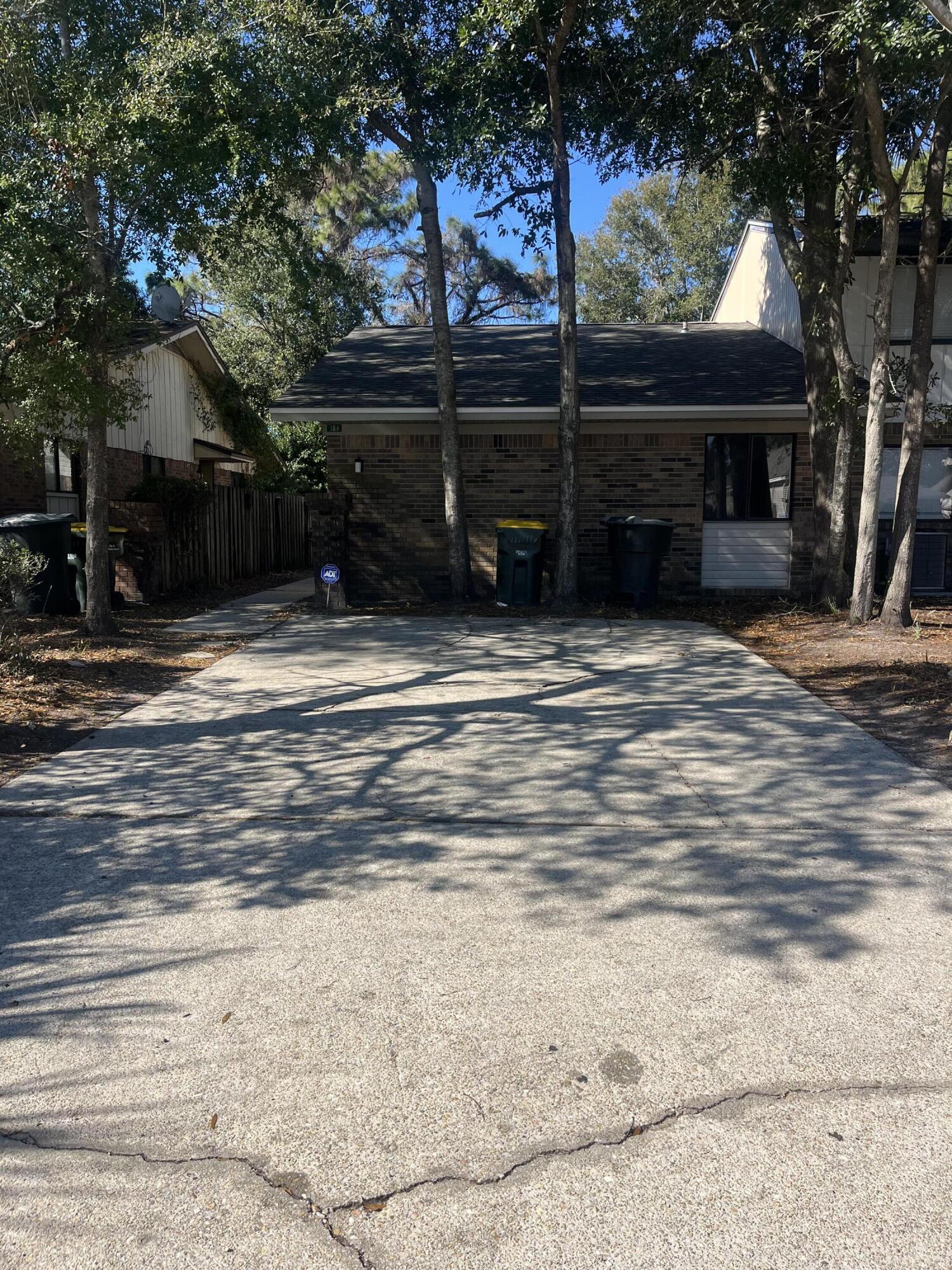 Remolded 3 bedroom 2 bath end unit townhome,  This one story townhome in central Fort Walton Beach walking distance to FWB High school and Edwins Elementary School.   The Unit has been remodeled including full paint inside, new bathroom cabinets, painted kitchen cabinet with new granite countertops and more!!!   Large storage room w screened in back porch and a fenced in yard as well. Newer roof April 2022. Come check this one out.