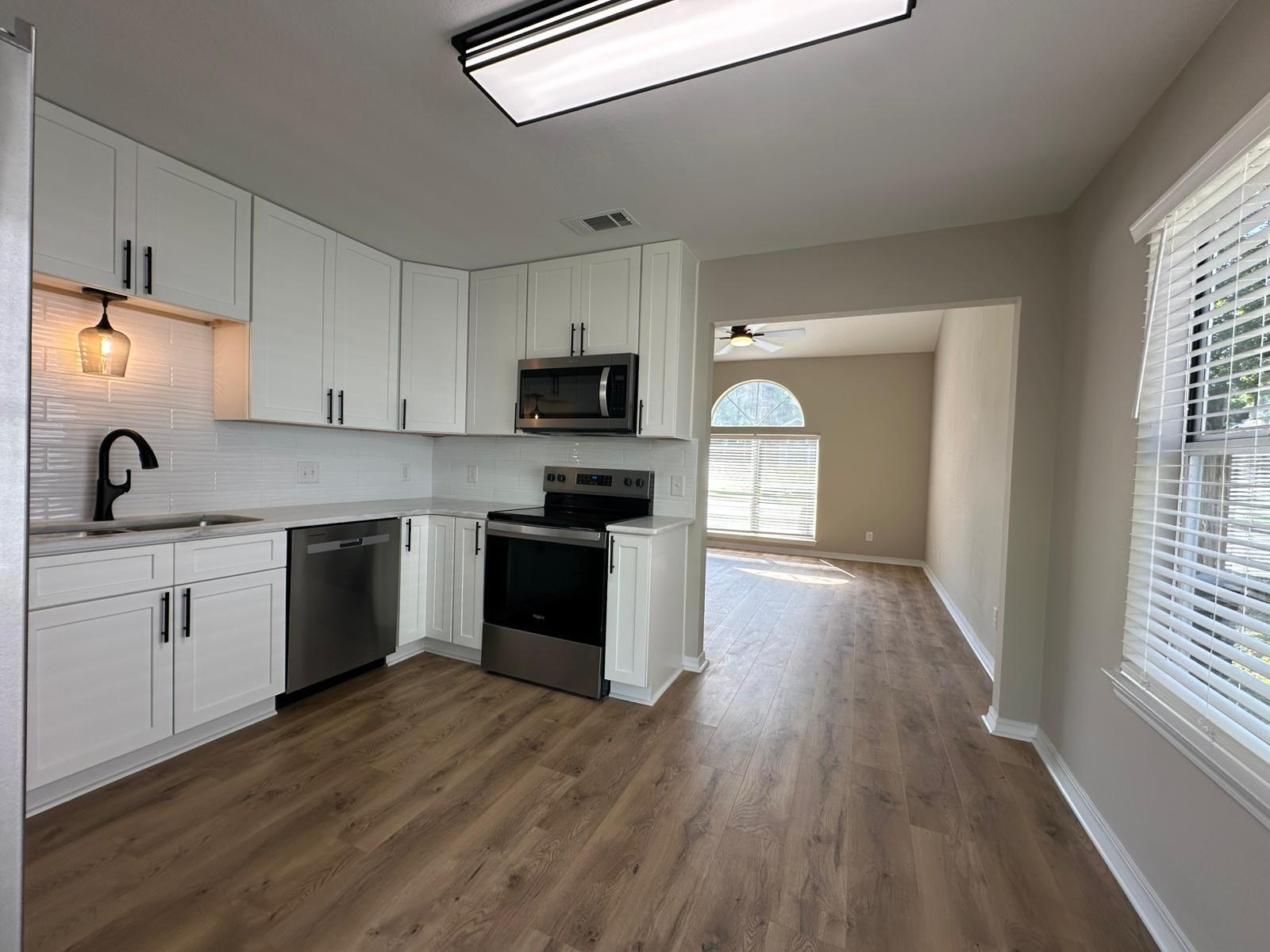MONAHAN MANOR - Residential