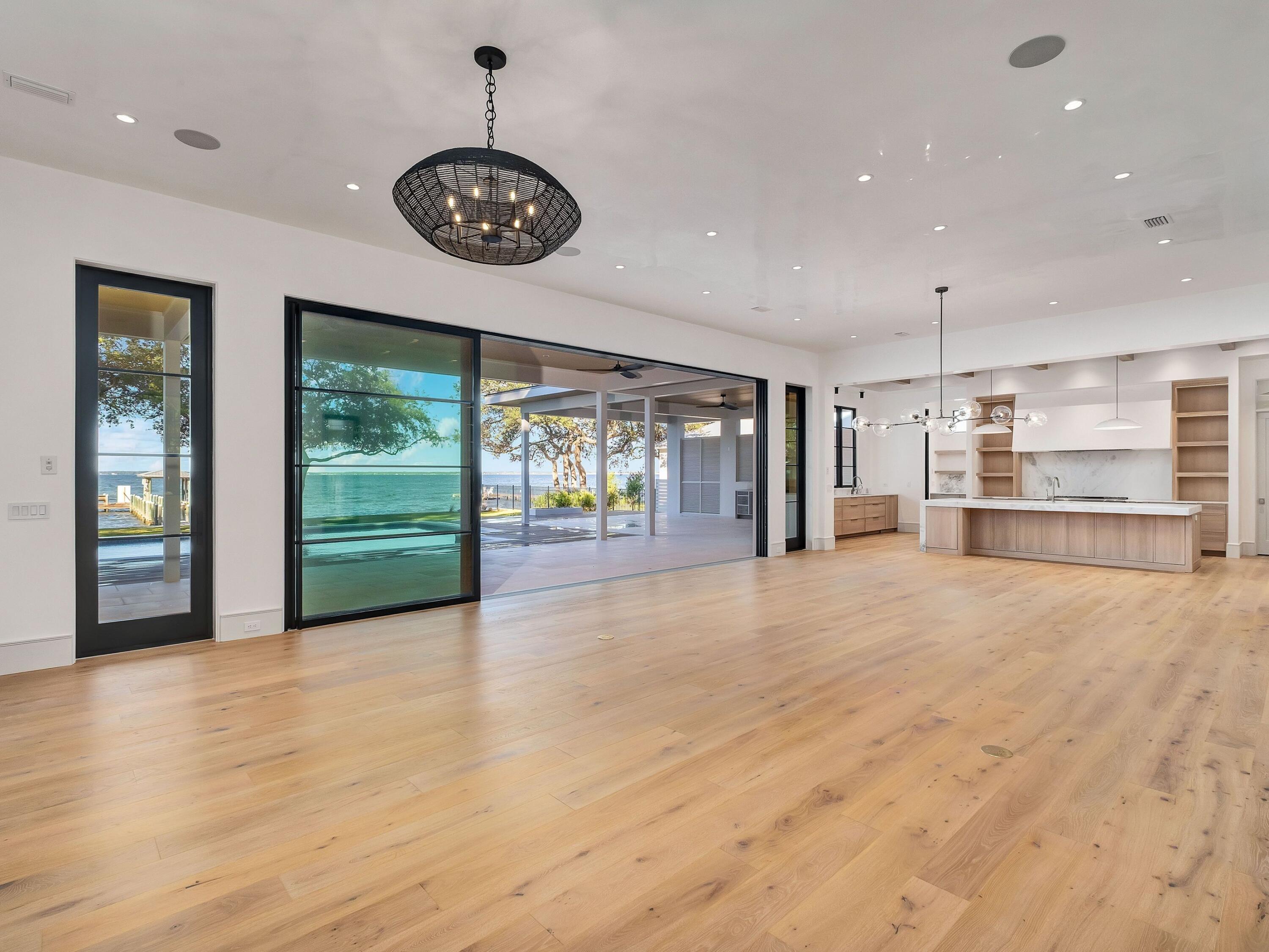 BAY PINES - Residential