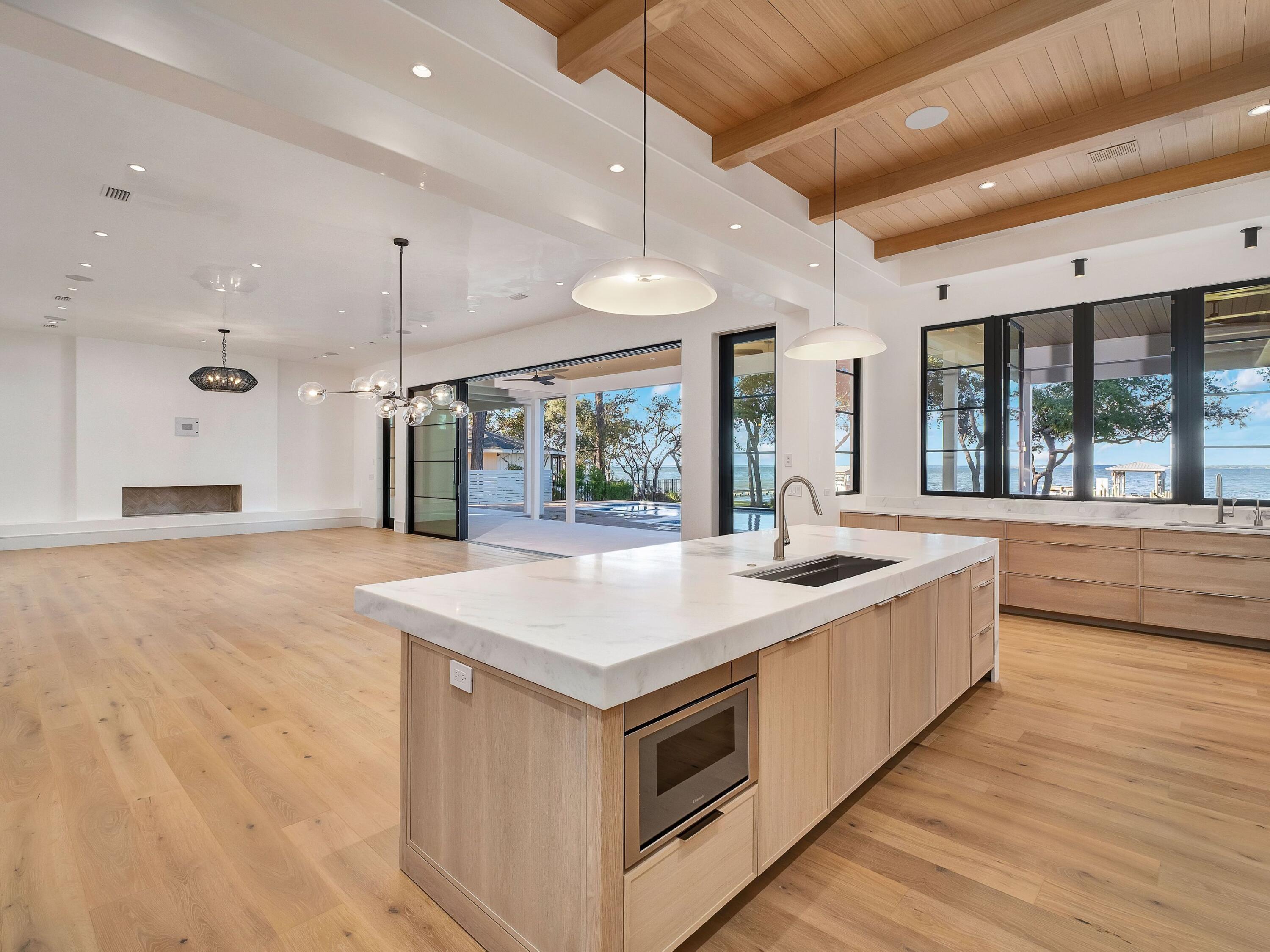 BAY PINES - Residential