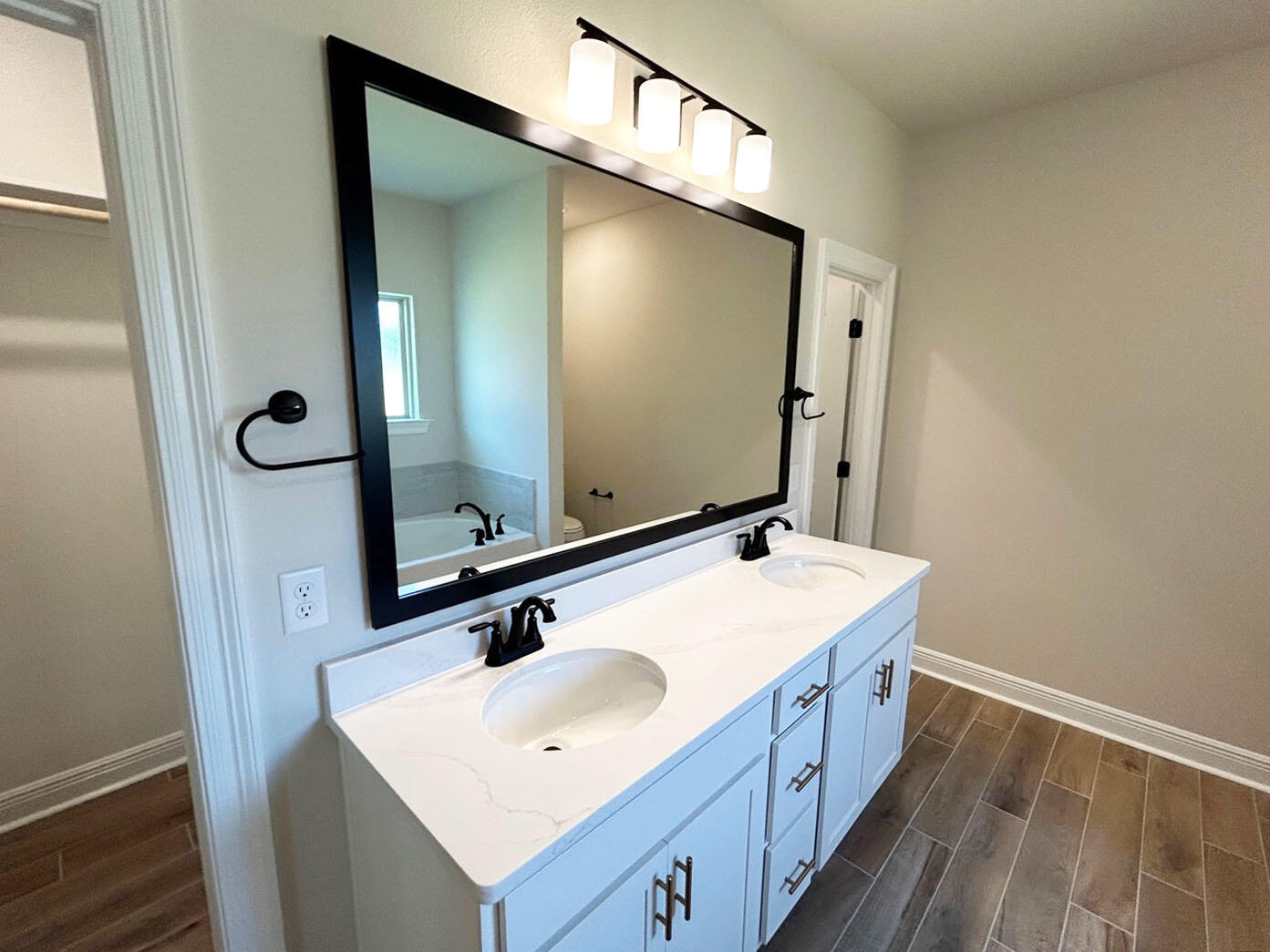 HAMMOCK BAY - STARBURST - Residential
