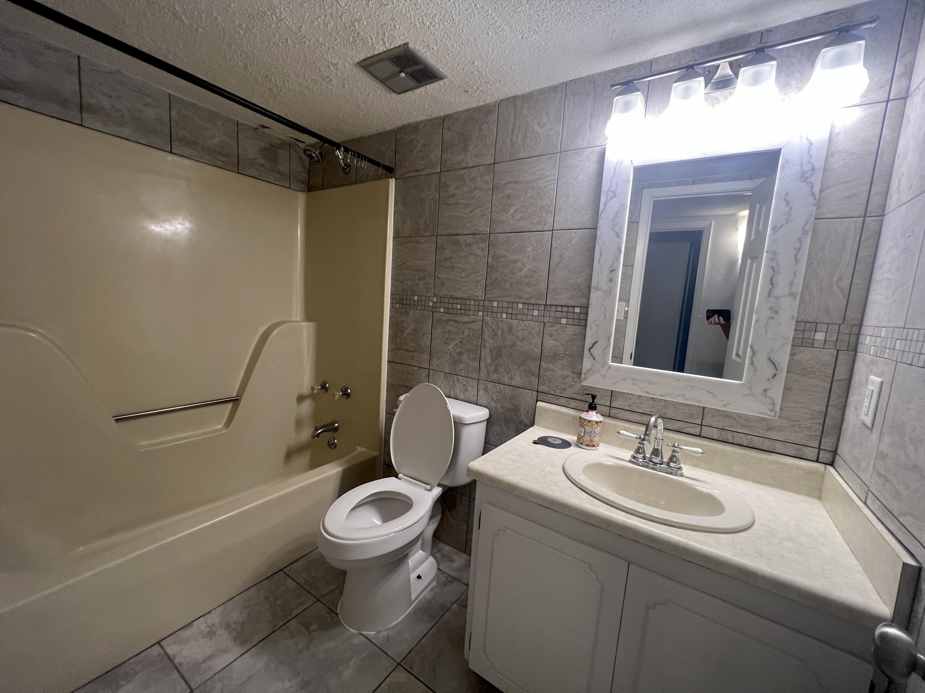 WHISPERING OAKS - Residential Lease