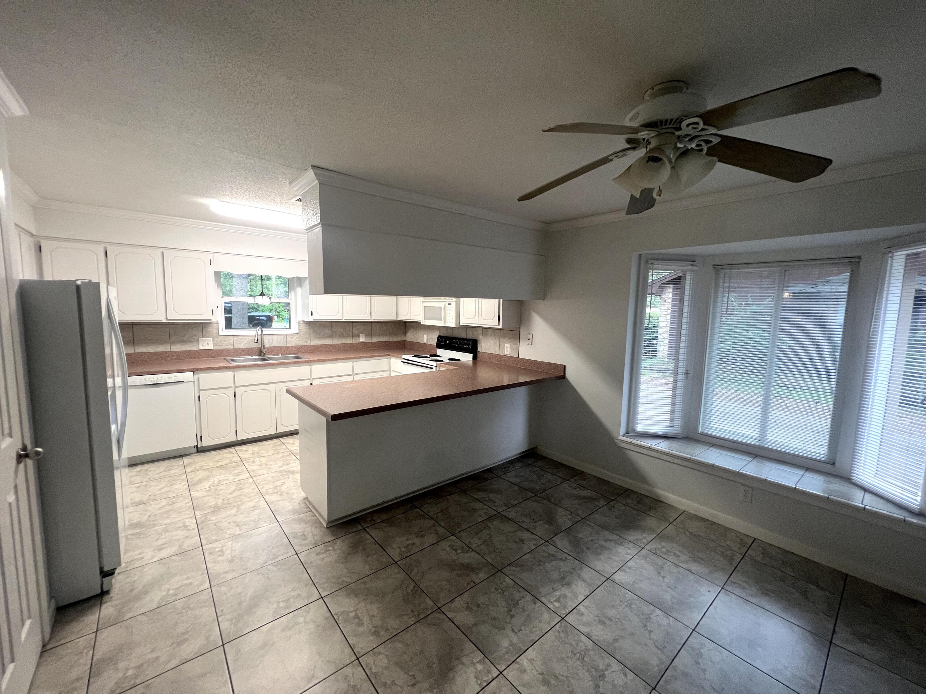 WHISPERING OAKS - Residential Lease