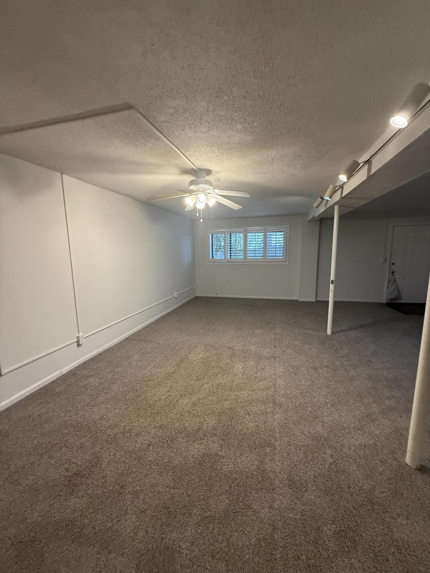 KELL-AIRE GARDENS - Residential Lease