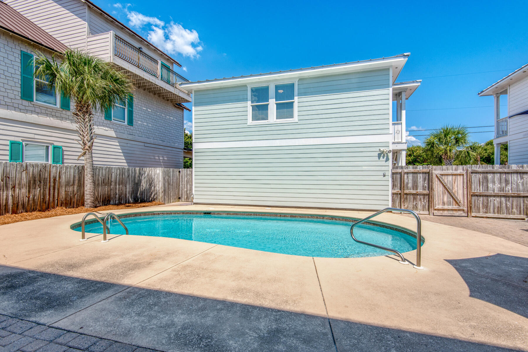 CRYSTAL BEACH - Residential