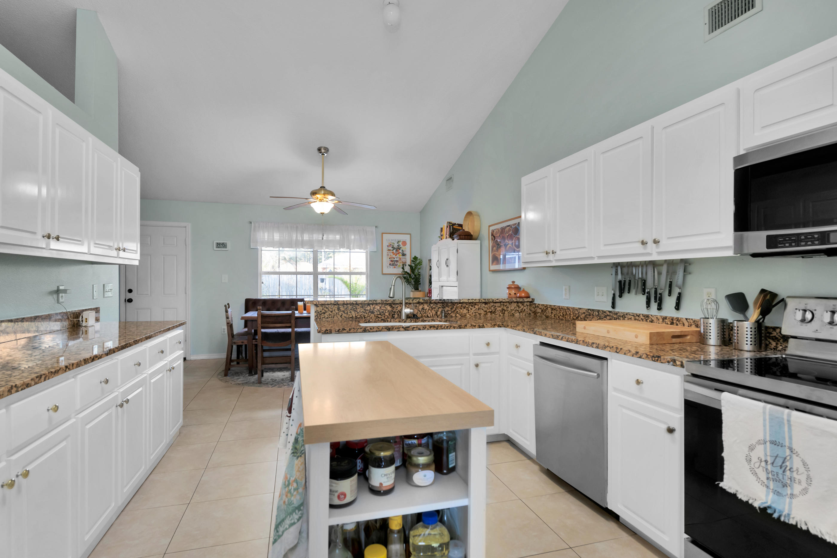 HAMPTON RIDGE ESTATES - Residential