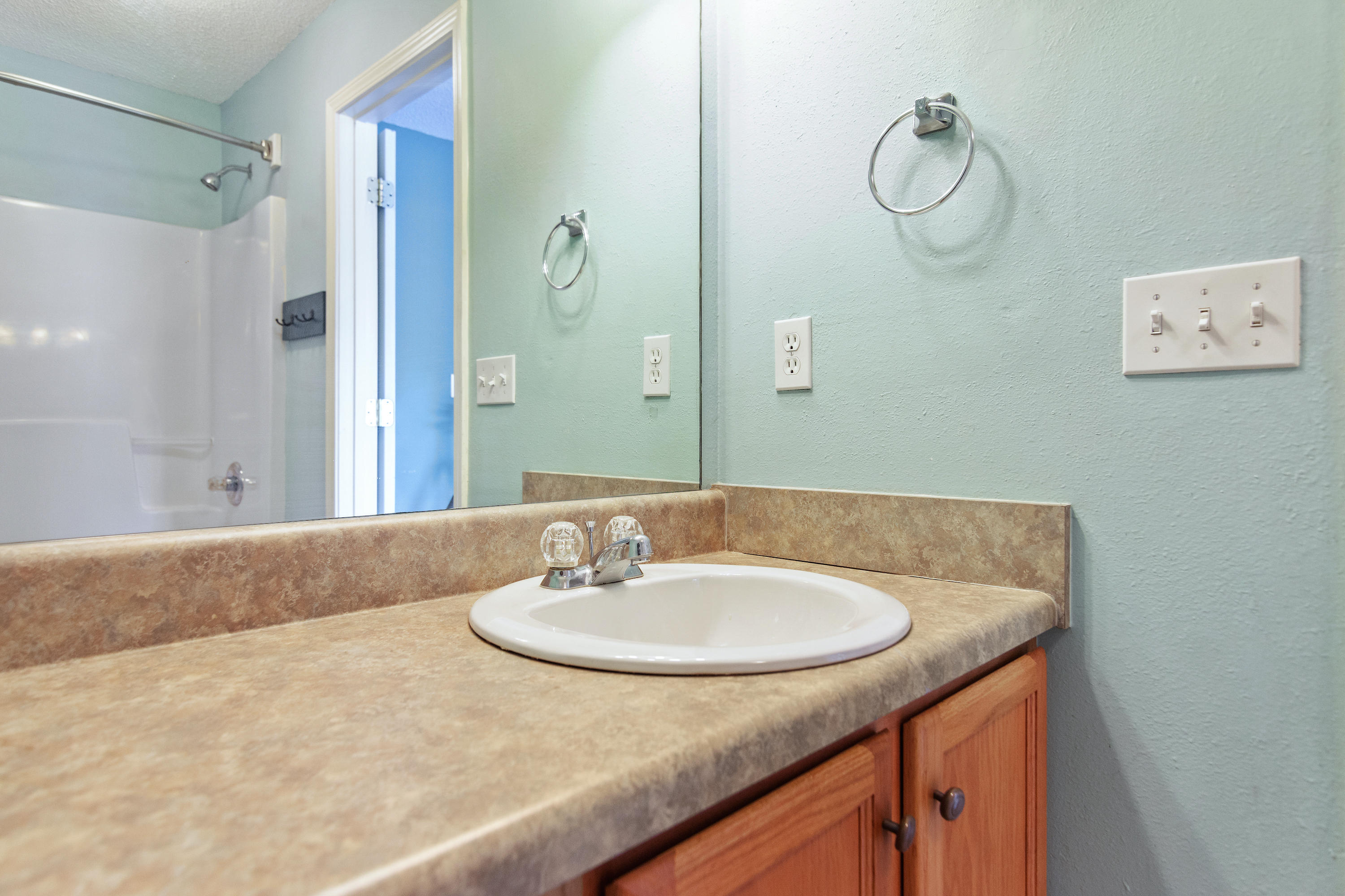 ROLLING PINES T/H LOT 1 BLK B - Residential