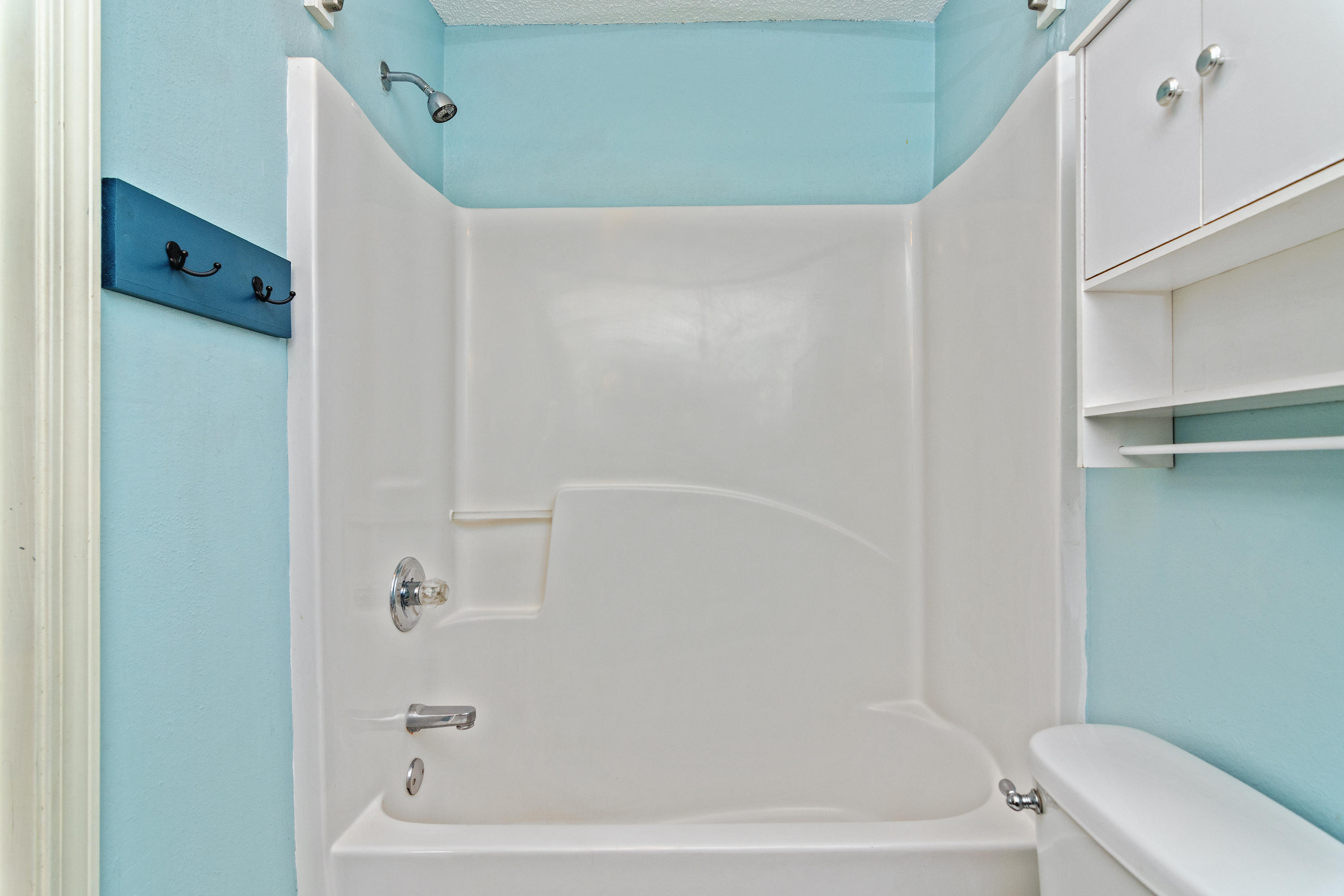 ROLLING PINES T/H LOT 1 BLK B - Residential