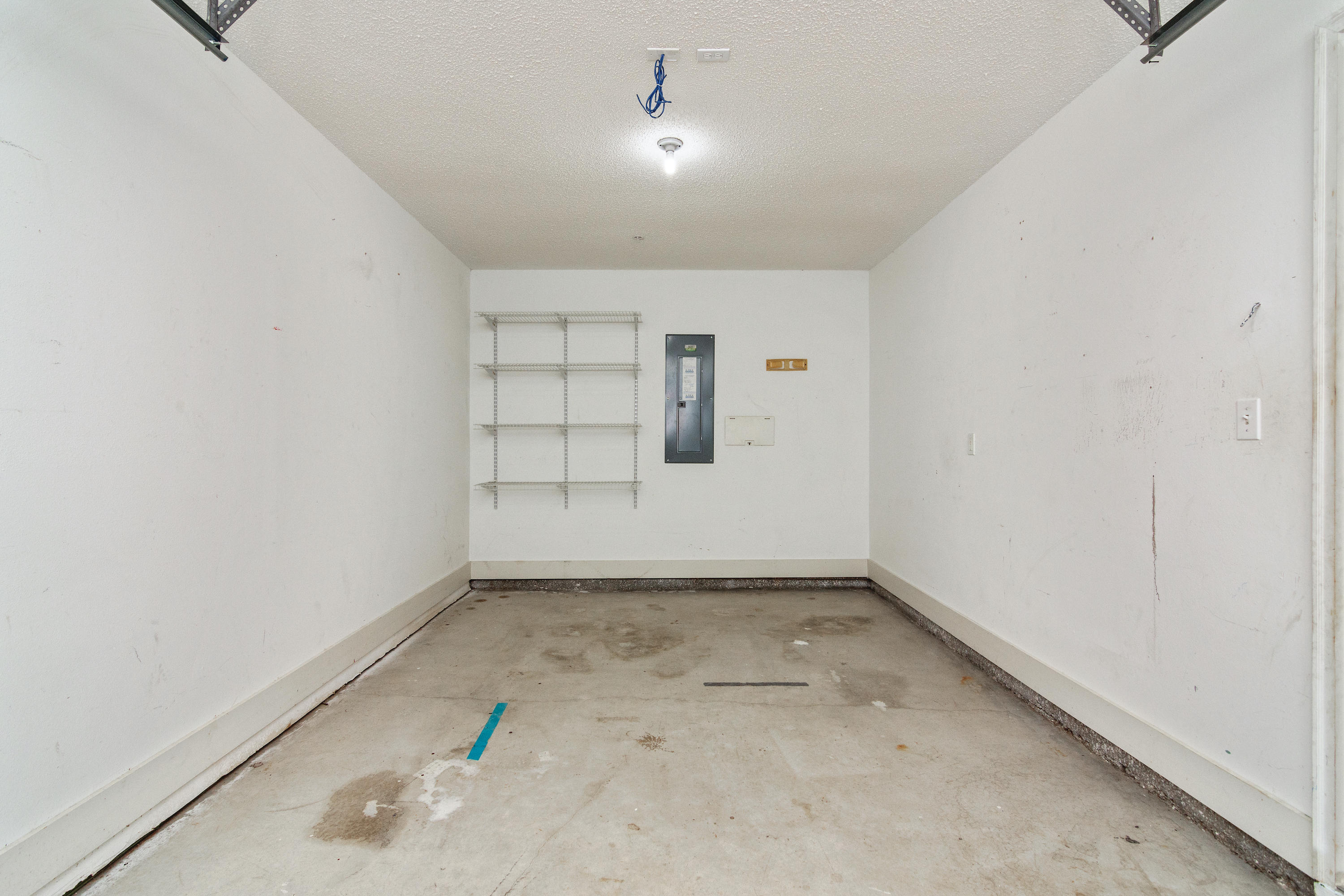 ROLLING PINES T/H LOT 1 BLK B - Residential