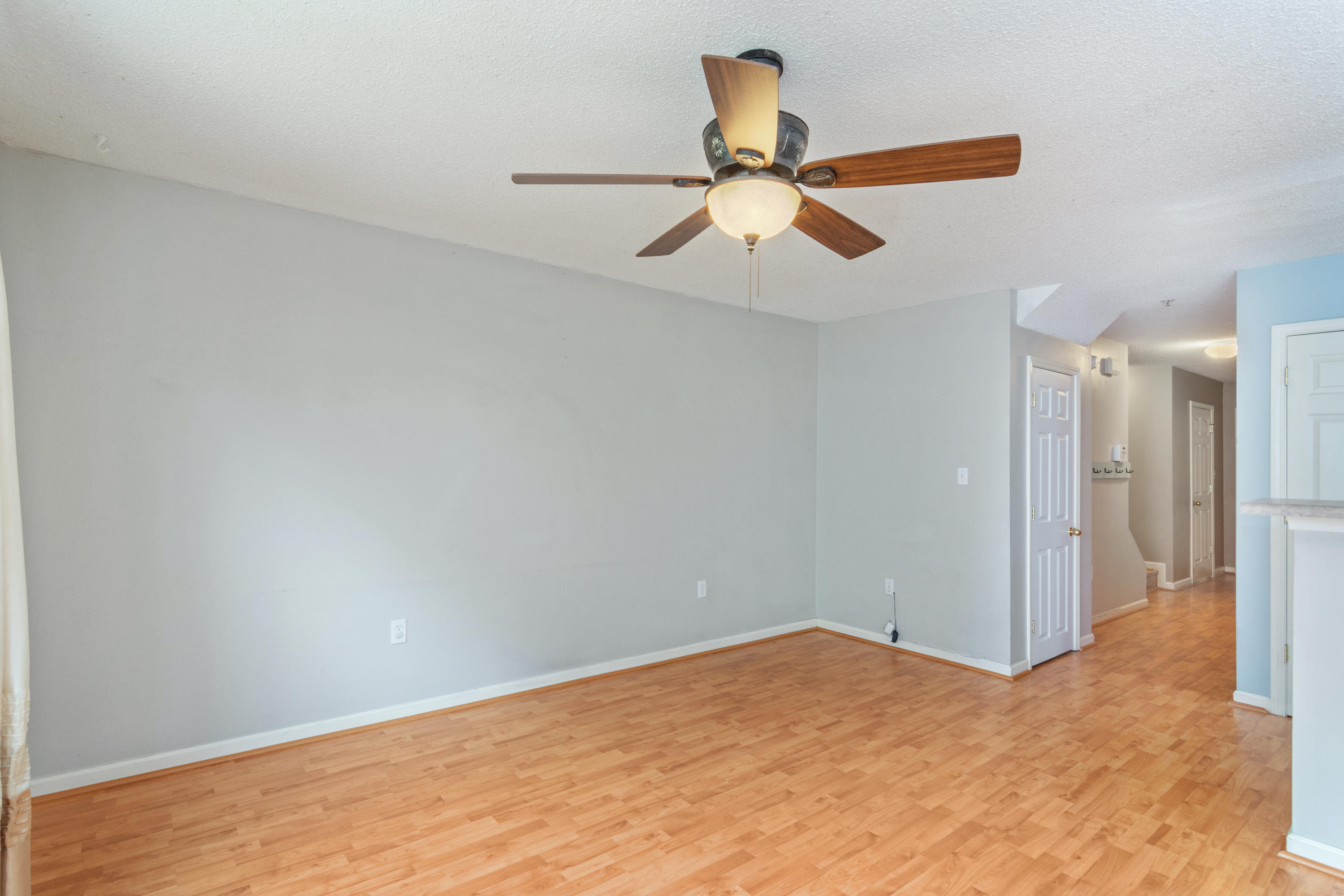 ROLLING PINES T/H LOT 1 BLK B - Residential