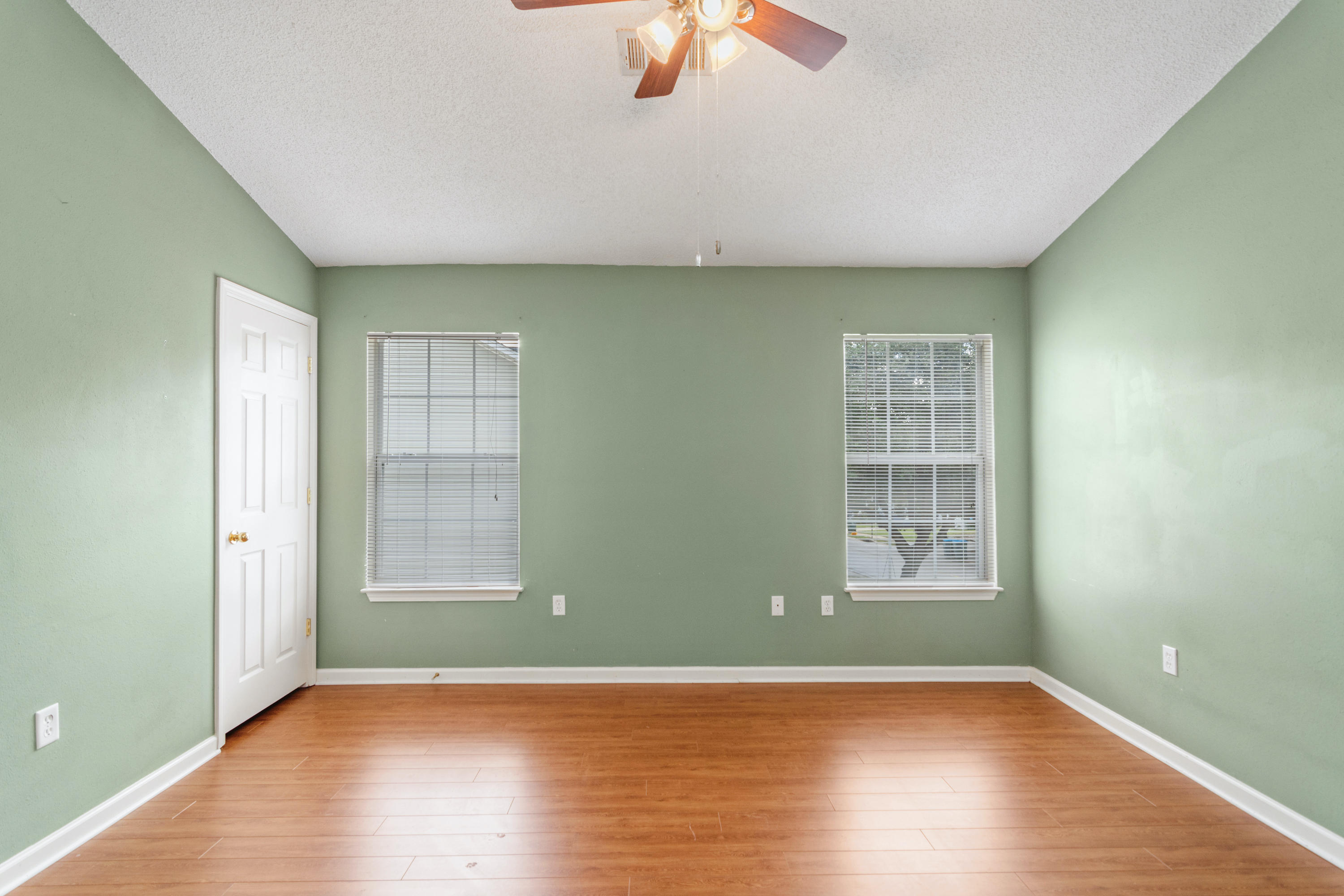 ROLLING PINES T/H LOT 1 BLK B - Residential