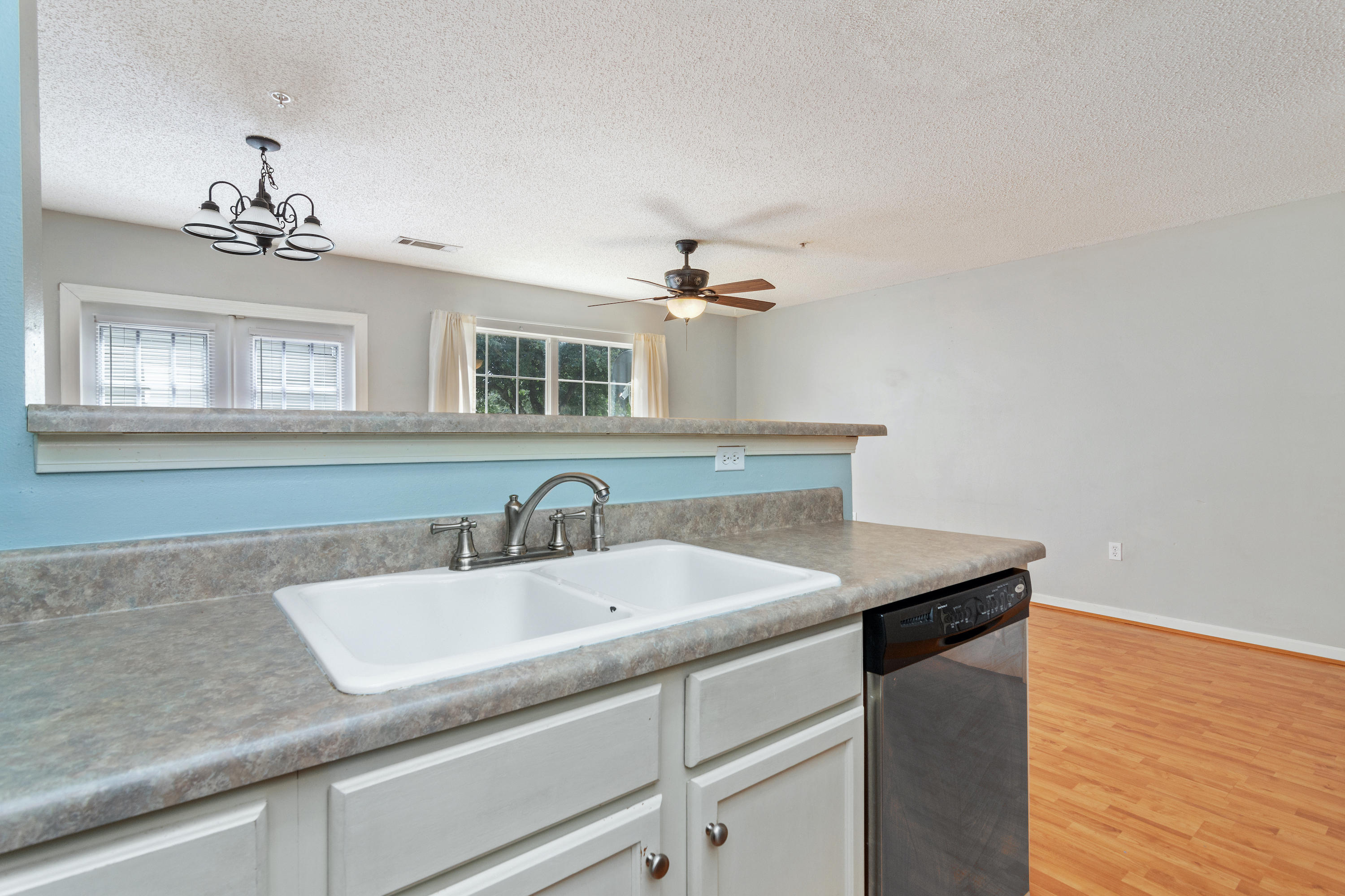 ROLLING PINES T/H LOT 1 BLK B - Residential