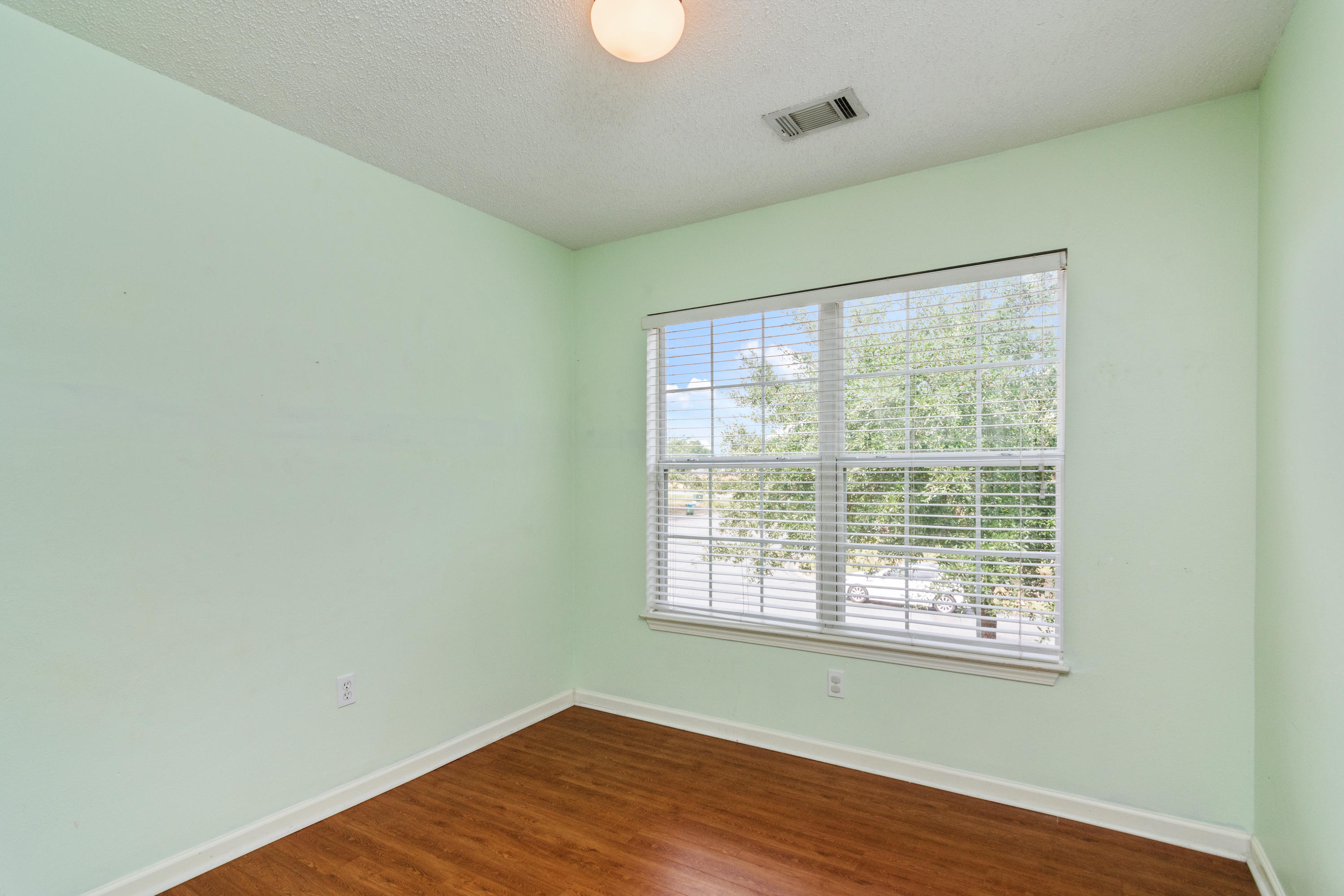 ROLLING PINES T/H LOT 1 BLK B - Residential