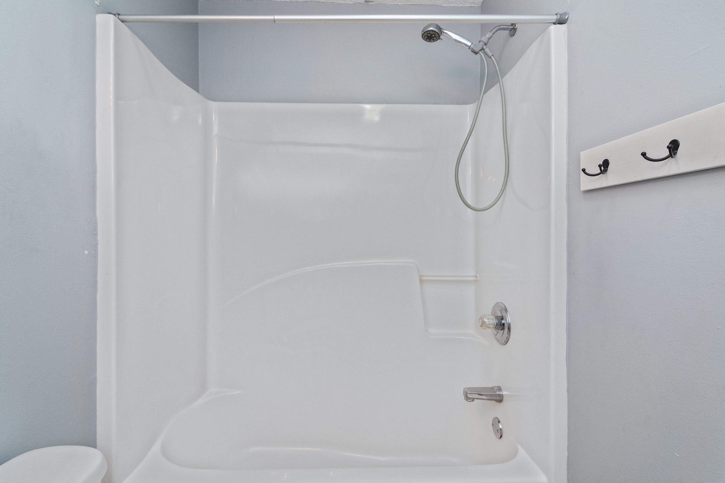 ROLLING PINES T/H LOT 1 BLK B - Residential