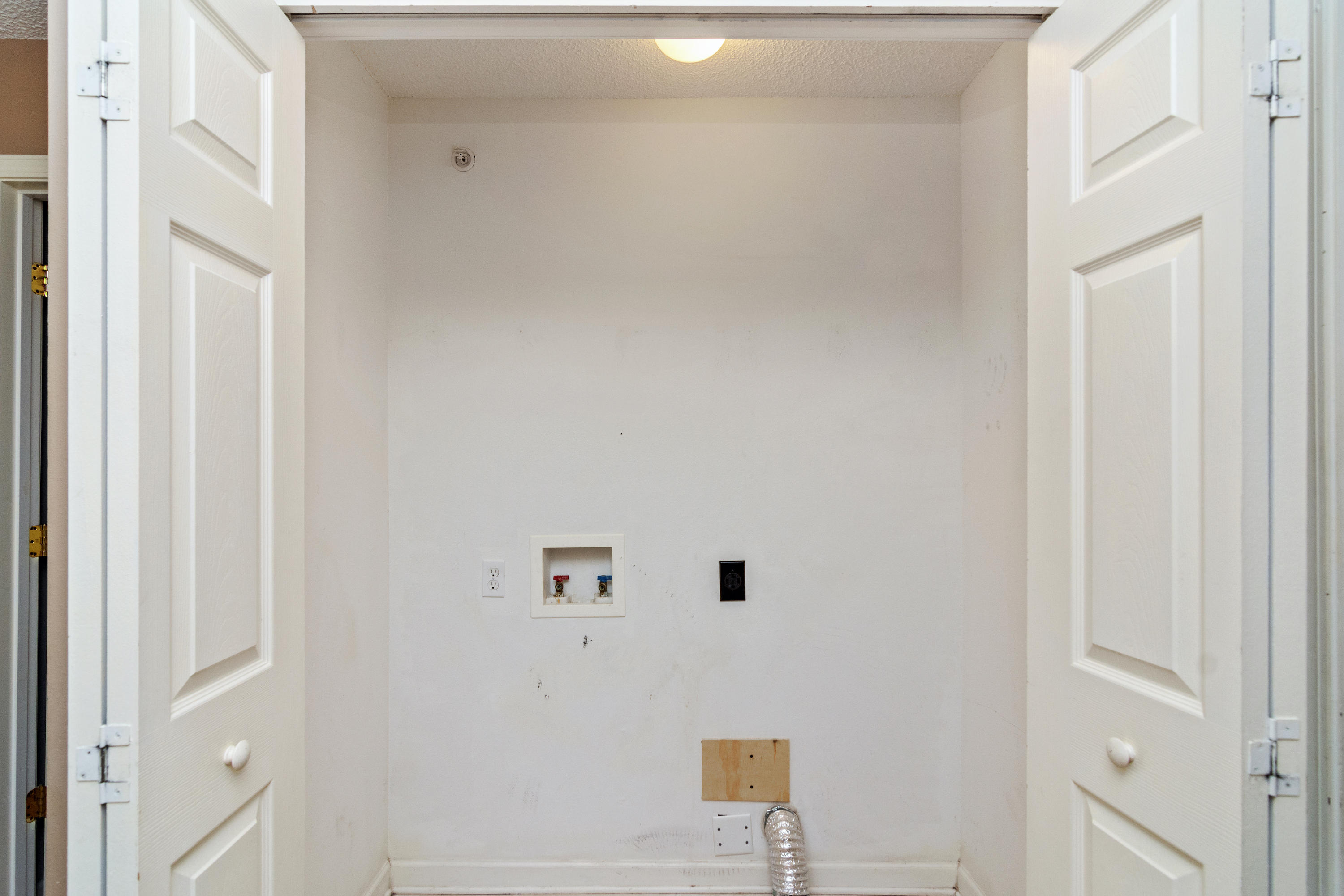 ROLLING PINES T/H LOT 1 BLK B - Residential