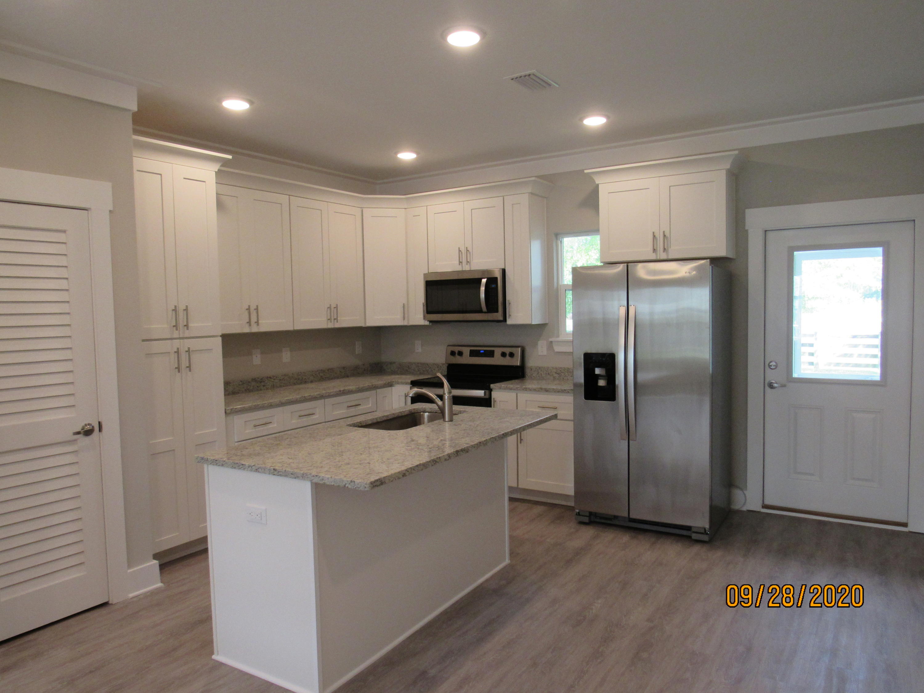 VERANDAS AT FREEPORT - Residential Lease