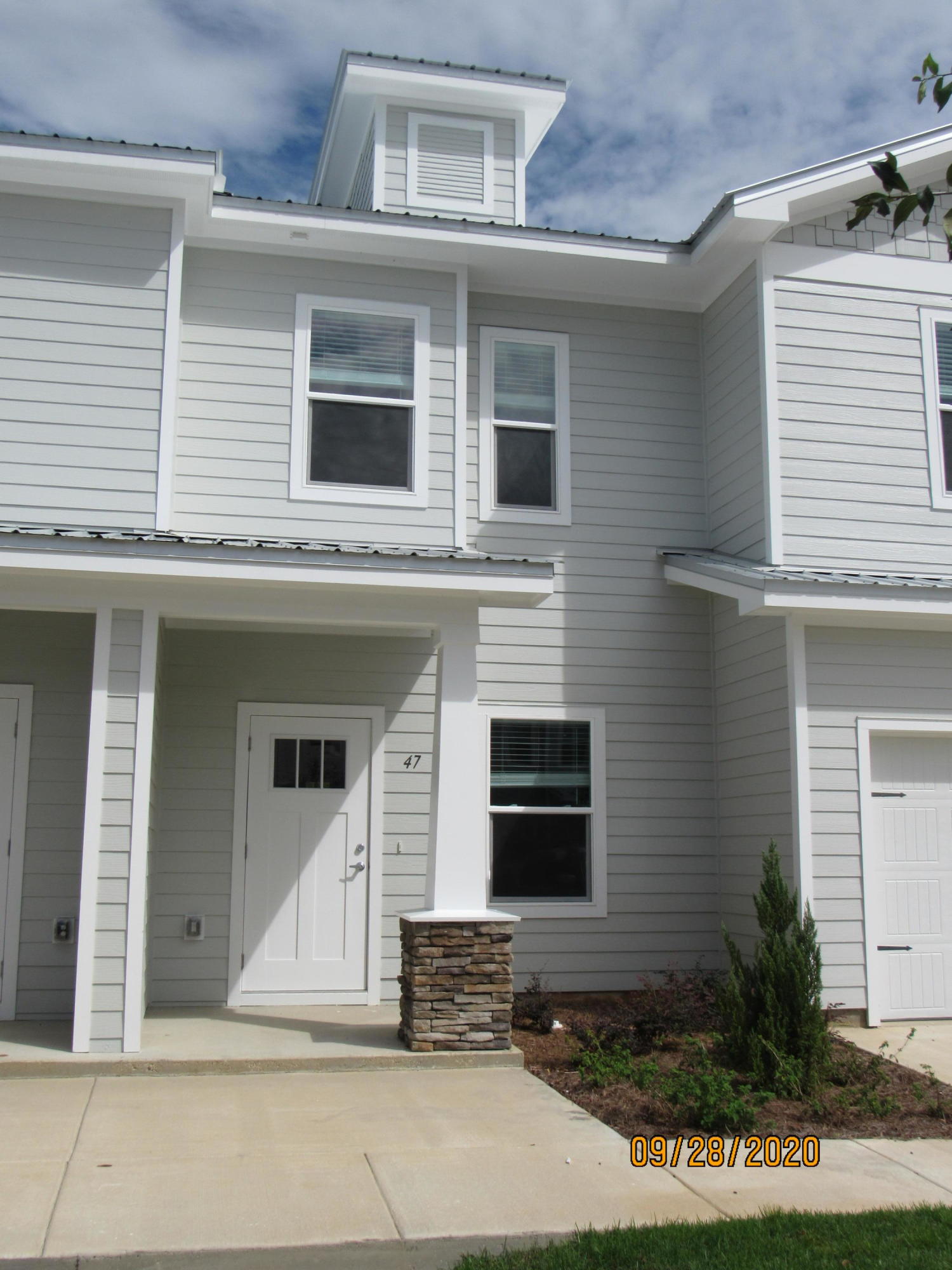 VERANDAS AT FREEPORT - Residential Lease