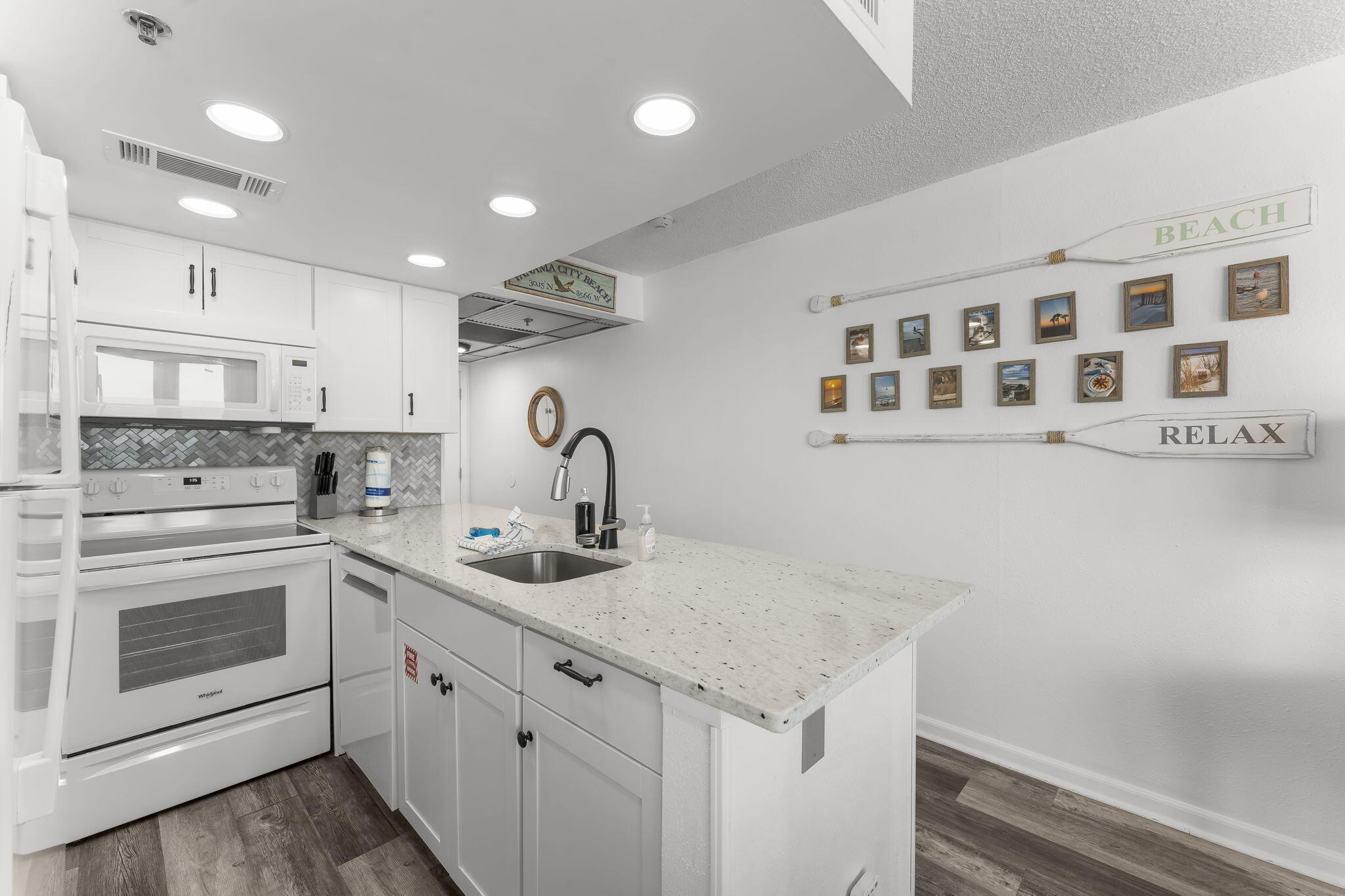 SUNBIRD CONDO - Residential