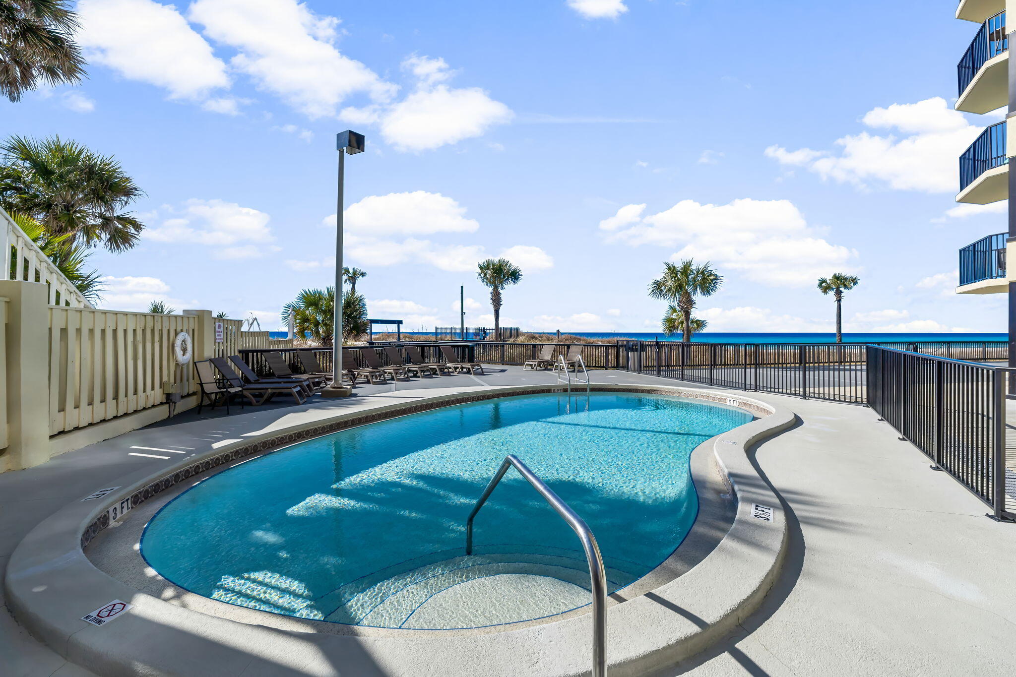 SUNBIRD CONDO - Residential