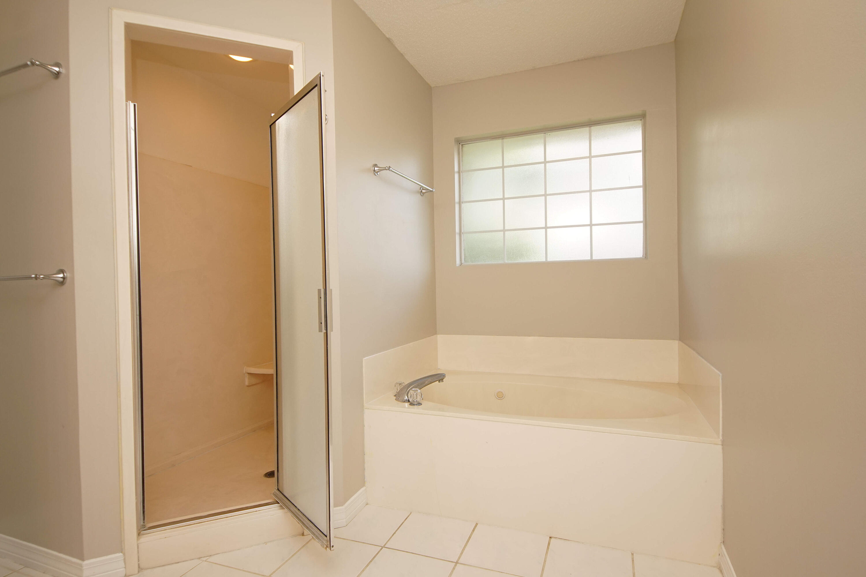 PARKWOOD ESTATES PH 1 BLUEWATER BAY - Residential