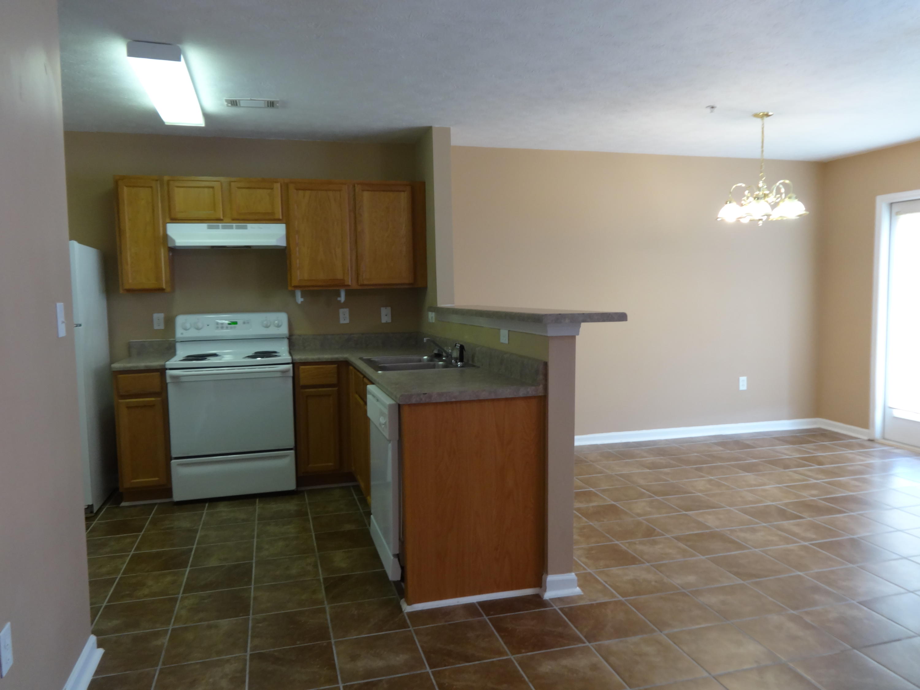 ROLLING PINES - Residential Lease