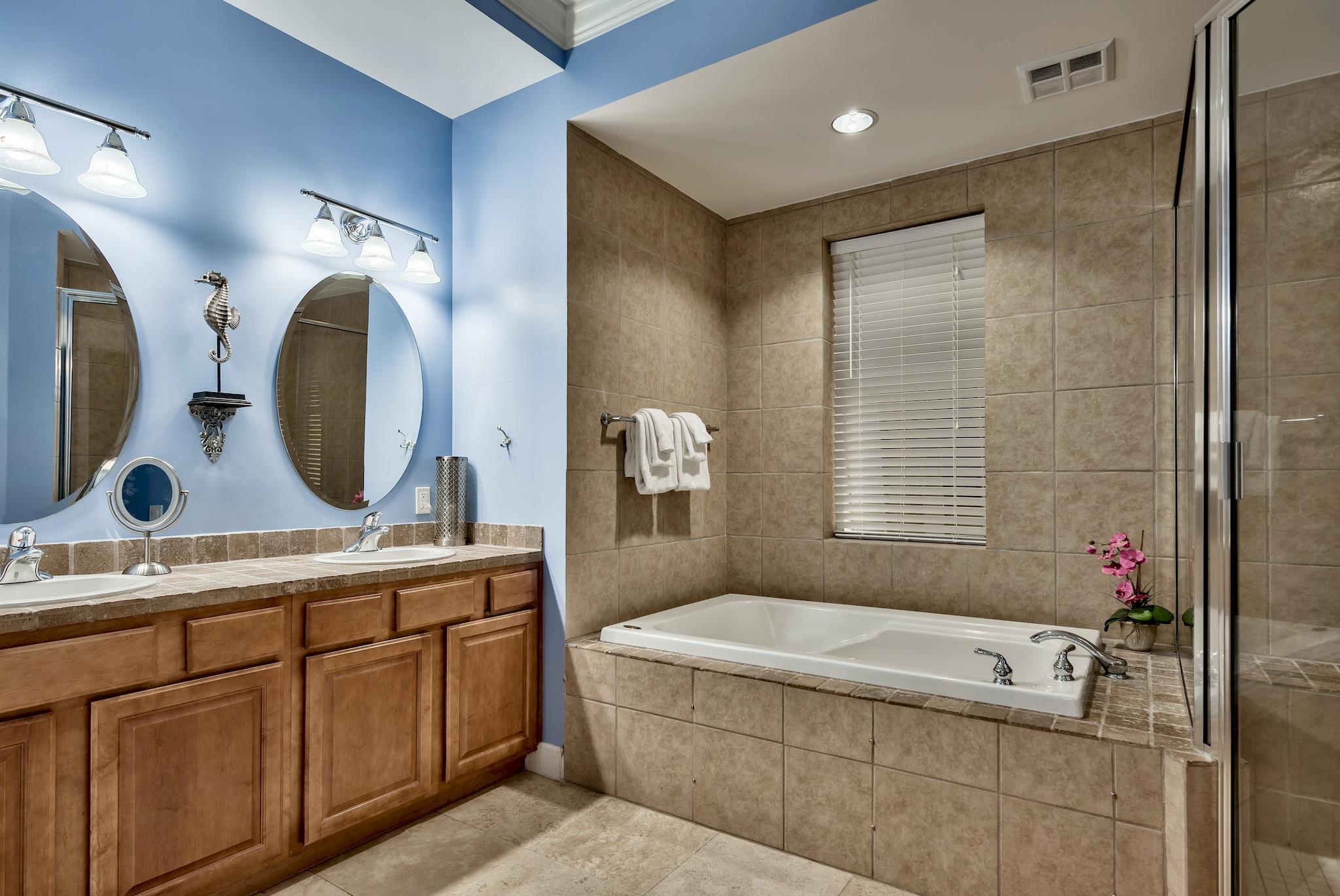 PINE RIDGE VILLAS - Residential