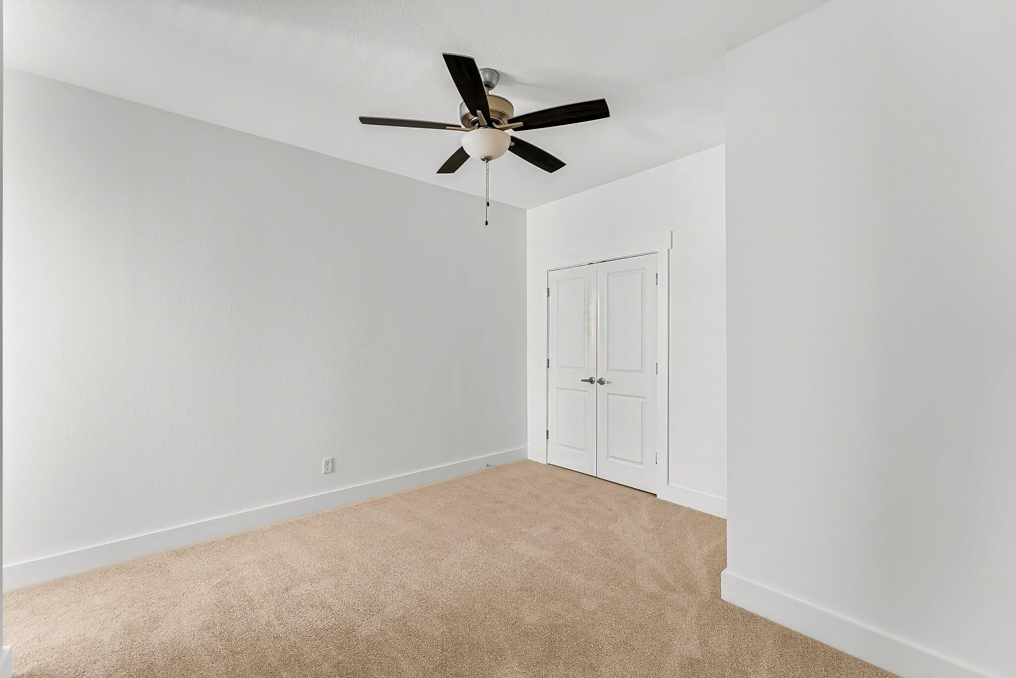 VERANDAS OF FREEPORT, THE - Residential Lease