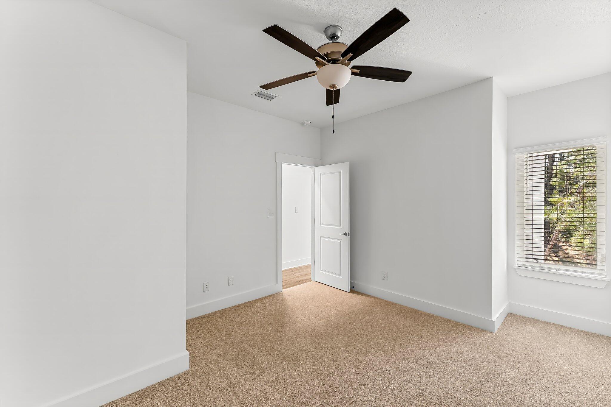 VERANDAS OF FREEPORT, THE - Residential Lease