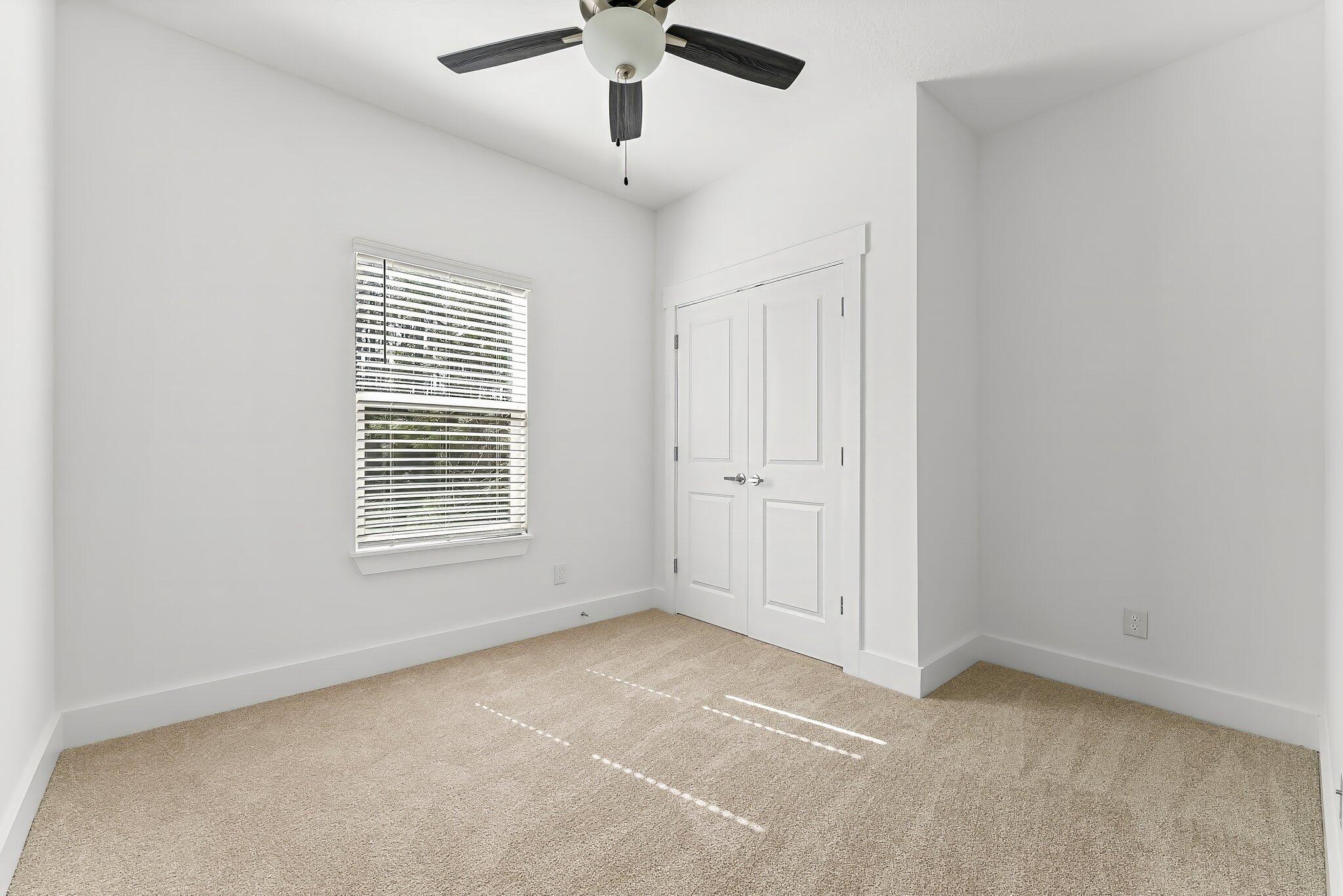 VERANDAS OF FREEPORT, THE - Residential Lease