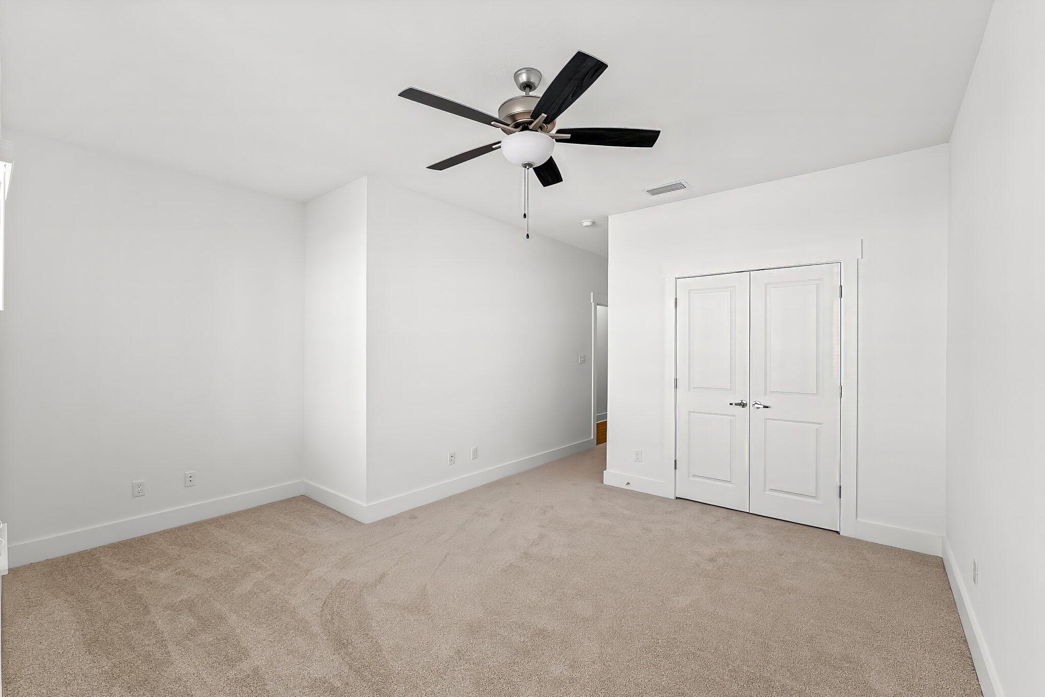 VERANDAS OF FREEPORT, THE - Residential Lease