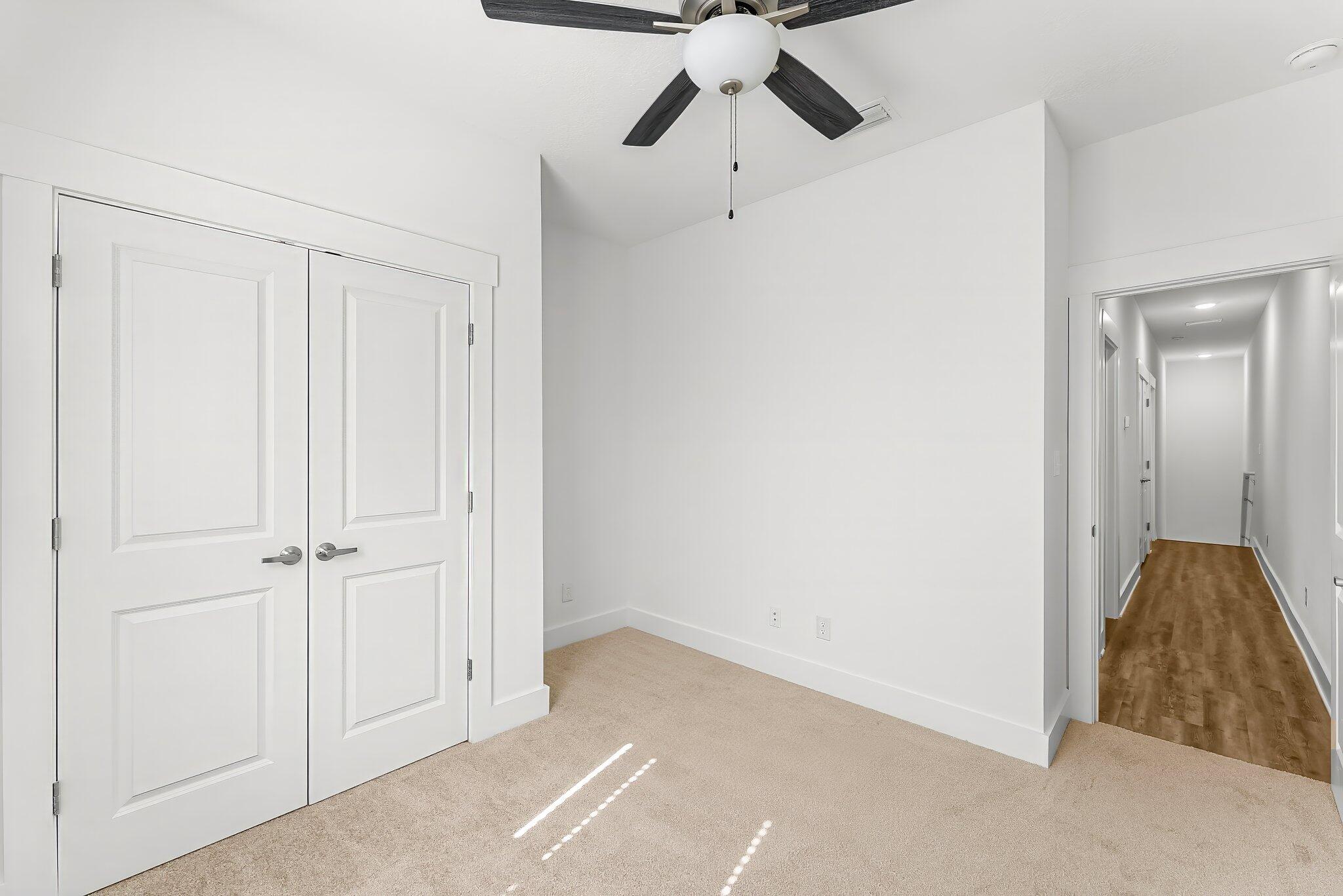 VERANDAS OF FREEPORT, THE - Residential Lease