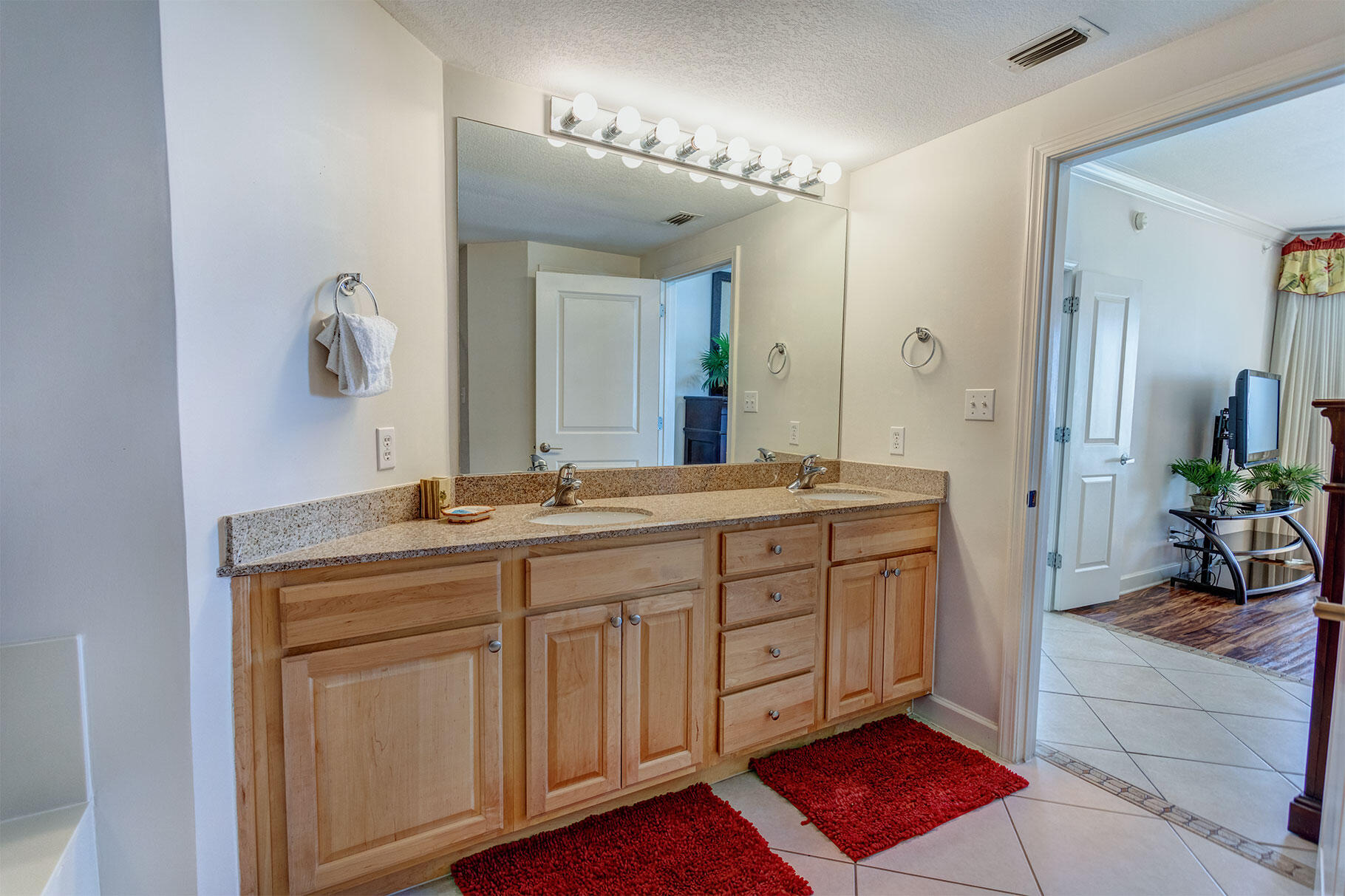 GRANDVIEW EAST - Residential