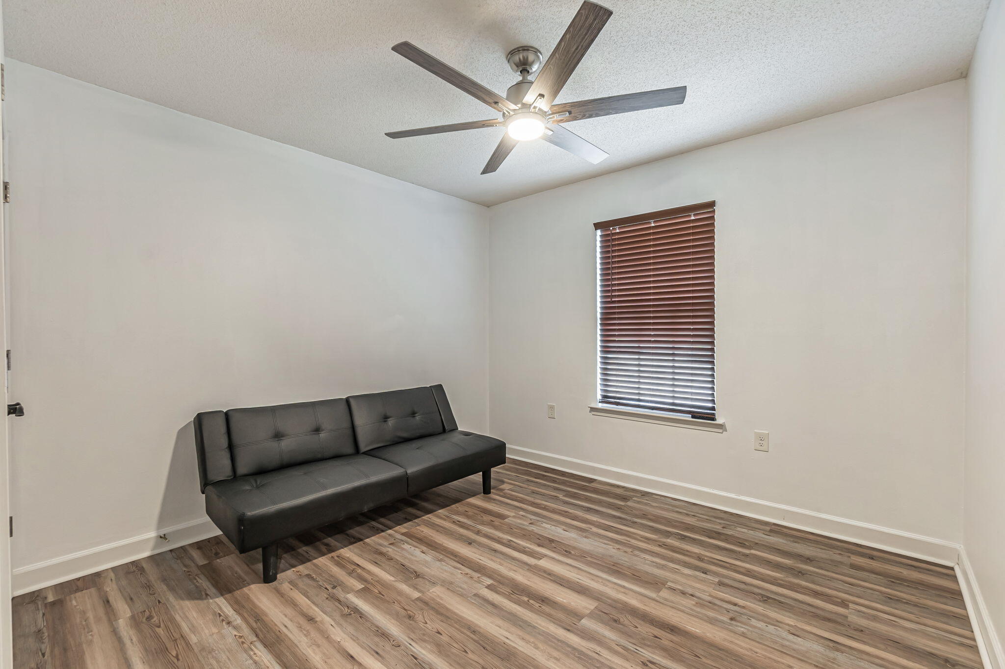 TRIPLE LAKES ESTATES - Residential
