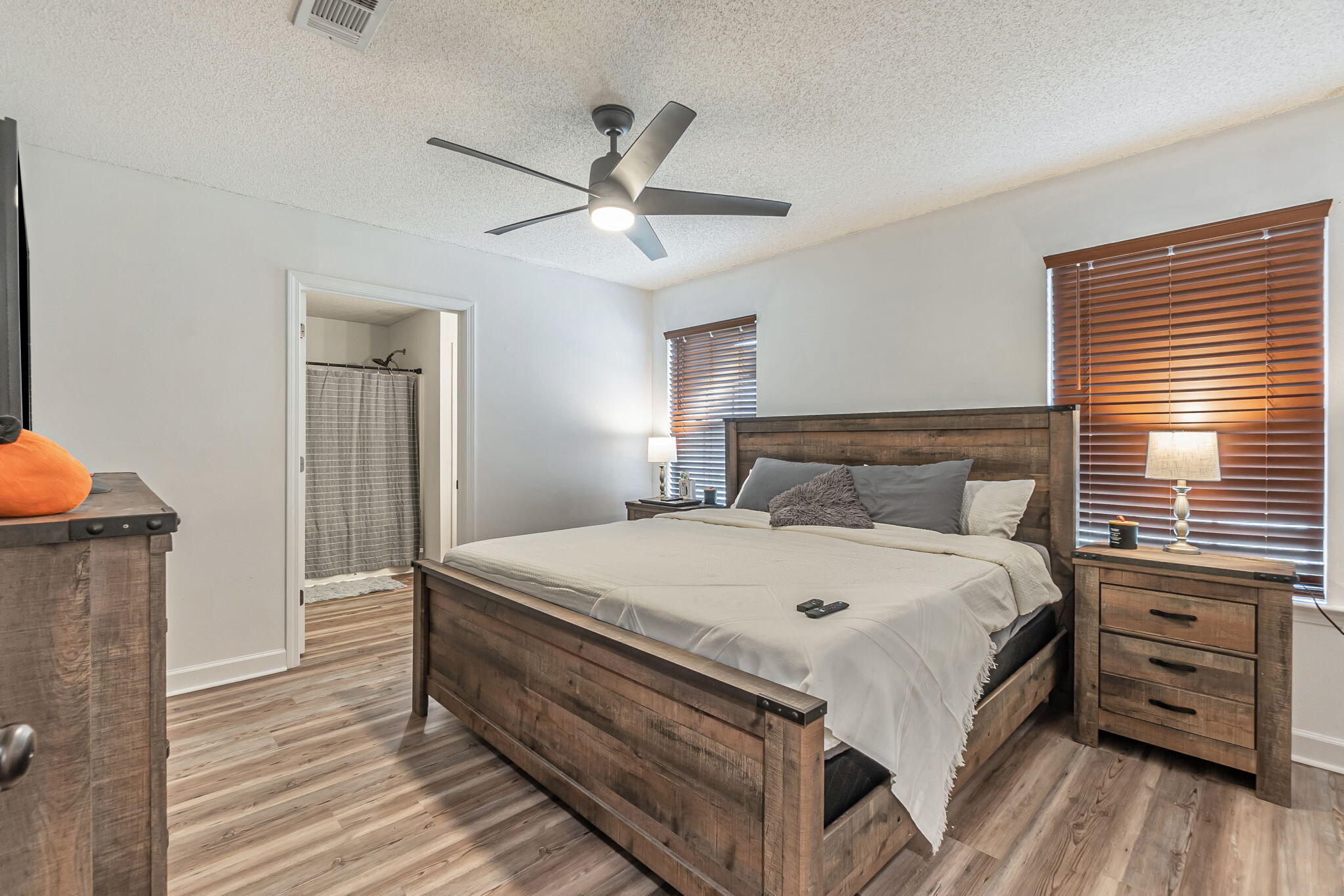 TRIPLE LAKES ESTATES - Residential