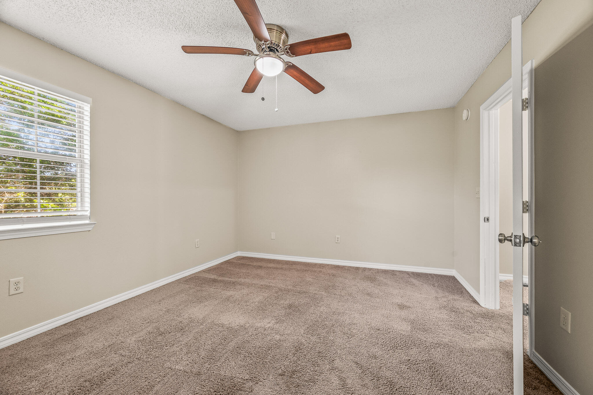 LIVE OAK - Residential