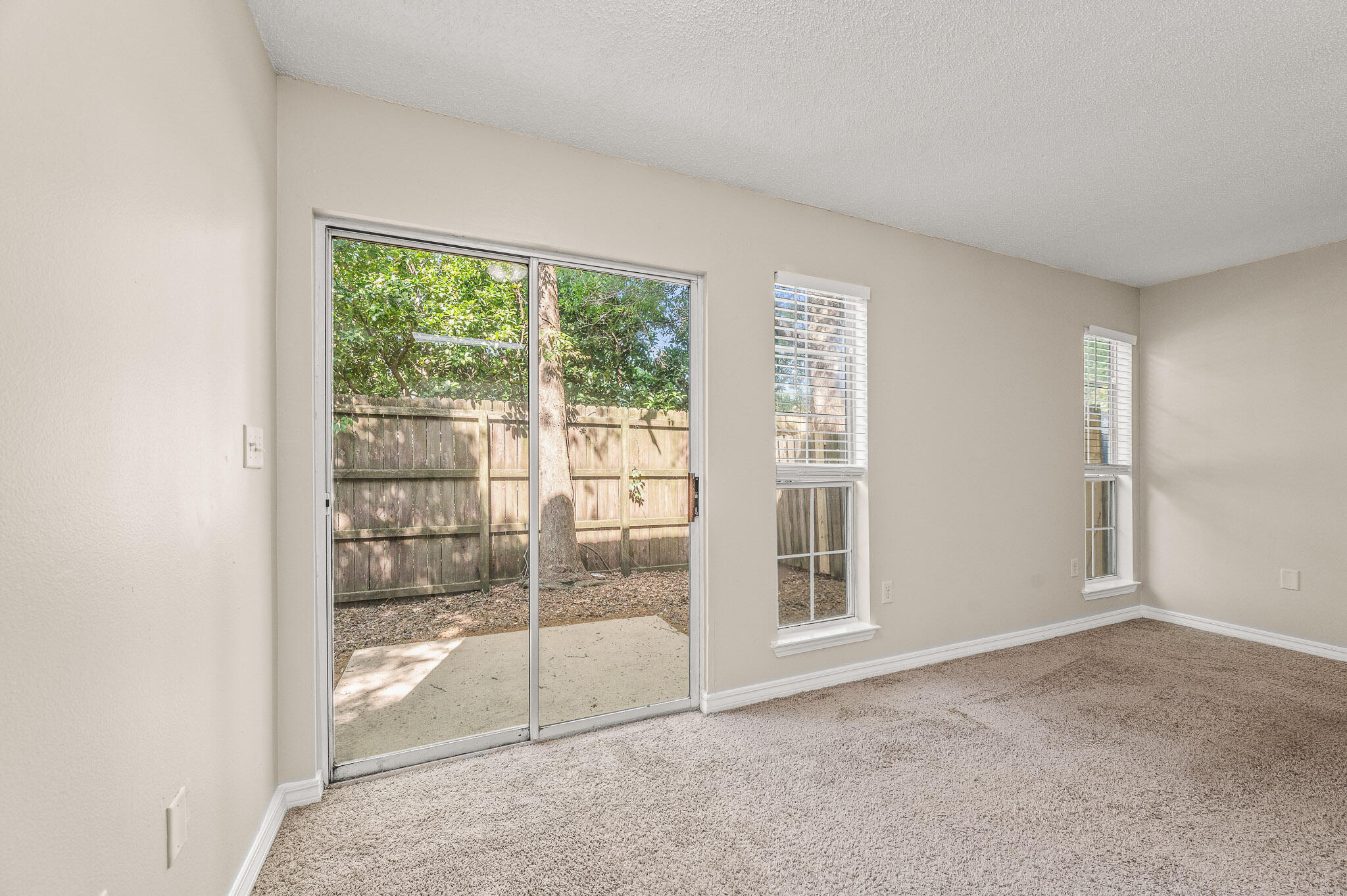 LIVE OAK - Residential