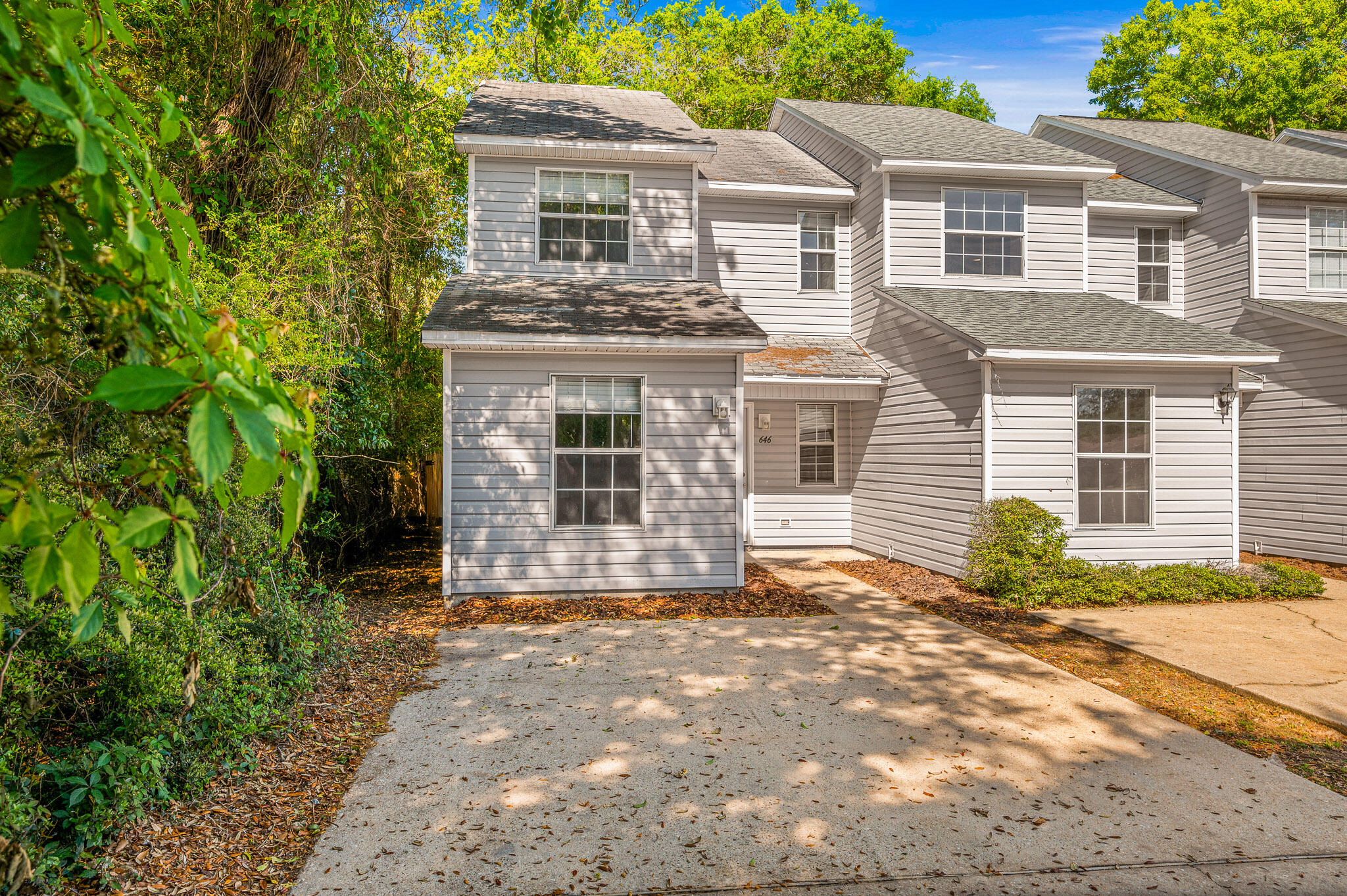 LIVE OAK - Residential
