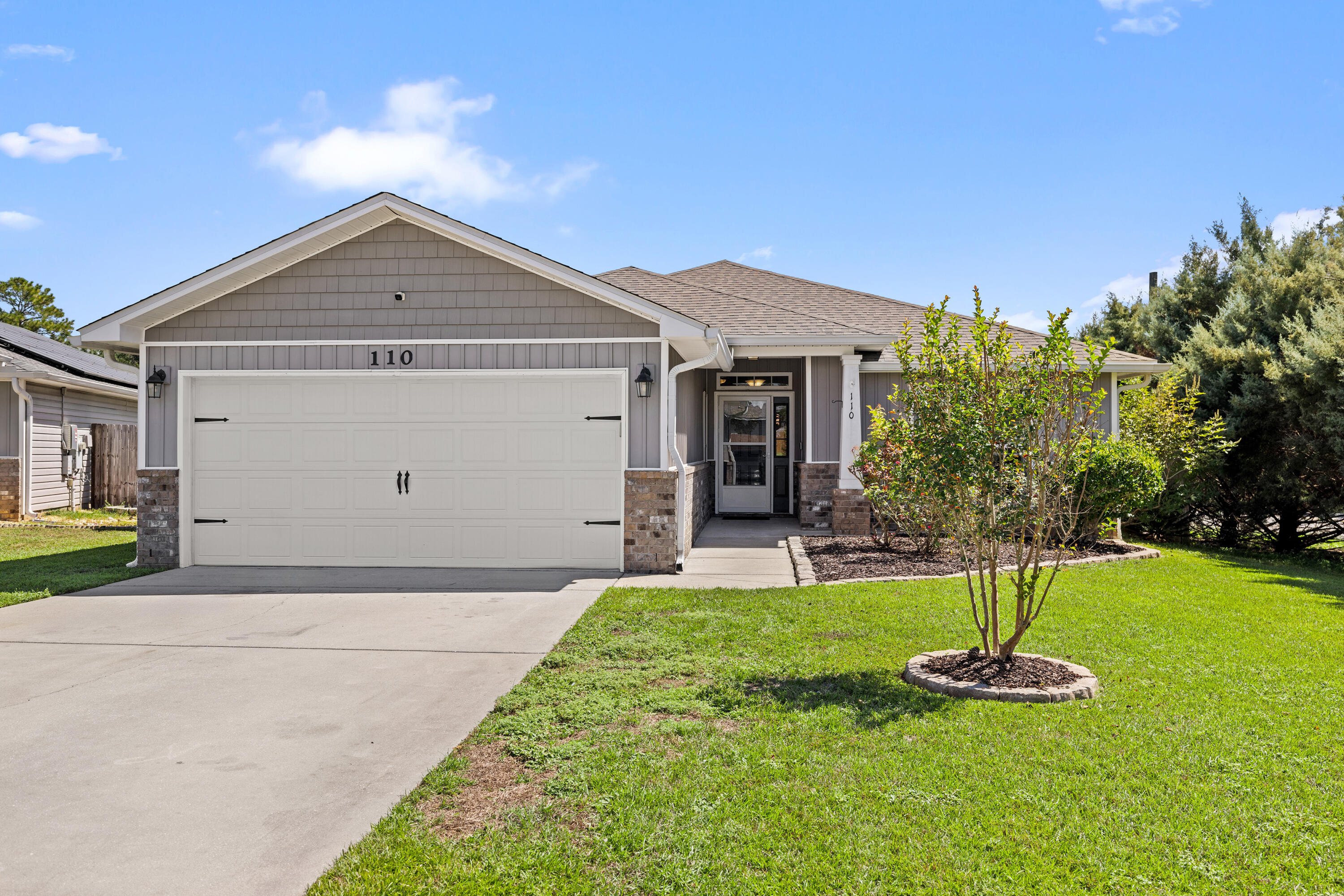 BACK ON THE MARKET through no fault of the seller!Beautiful 4 bedroom, 2 bath home nestled on a corner lot in South Crestview! Equipped with SOLAR PANELS for enhanced energy efficiency and reduced electricity costs! Solar panels are paid off, in full. Open floor plan w/ tile floors, and soaring cathedral ceilings throughout the main living spaces! Modern kitchen showcases stainless steel appliances, rich espresso shaker cabinetry, an island, and a breakfast bar. Spacious primary bedroom complete w/ en-suite bathroom; boasting double sink vanity, garden tub/shower combo, water closet, and a huge walk-in closet!Split bedroom floor plan with 3 additional bedrooms, and a full bath w/ shower/tub combo.Large privacy fenced backyard w/ covered porch. Wifi sprinkler system. This wonderful home comes complete with a 2-car attached garage and spacious attic.
Current termite bond, and property survey. 
Easy commute to 7th Special Forces Group, Duke Field, and Eglin AFB.