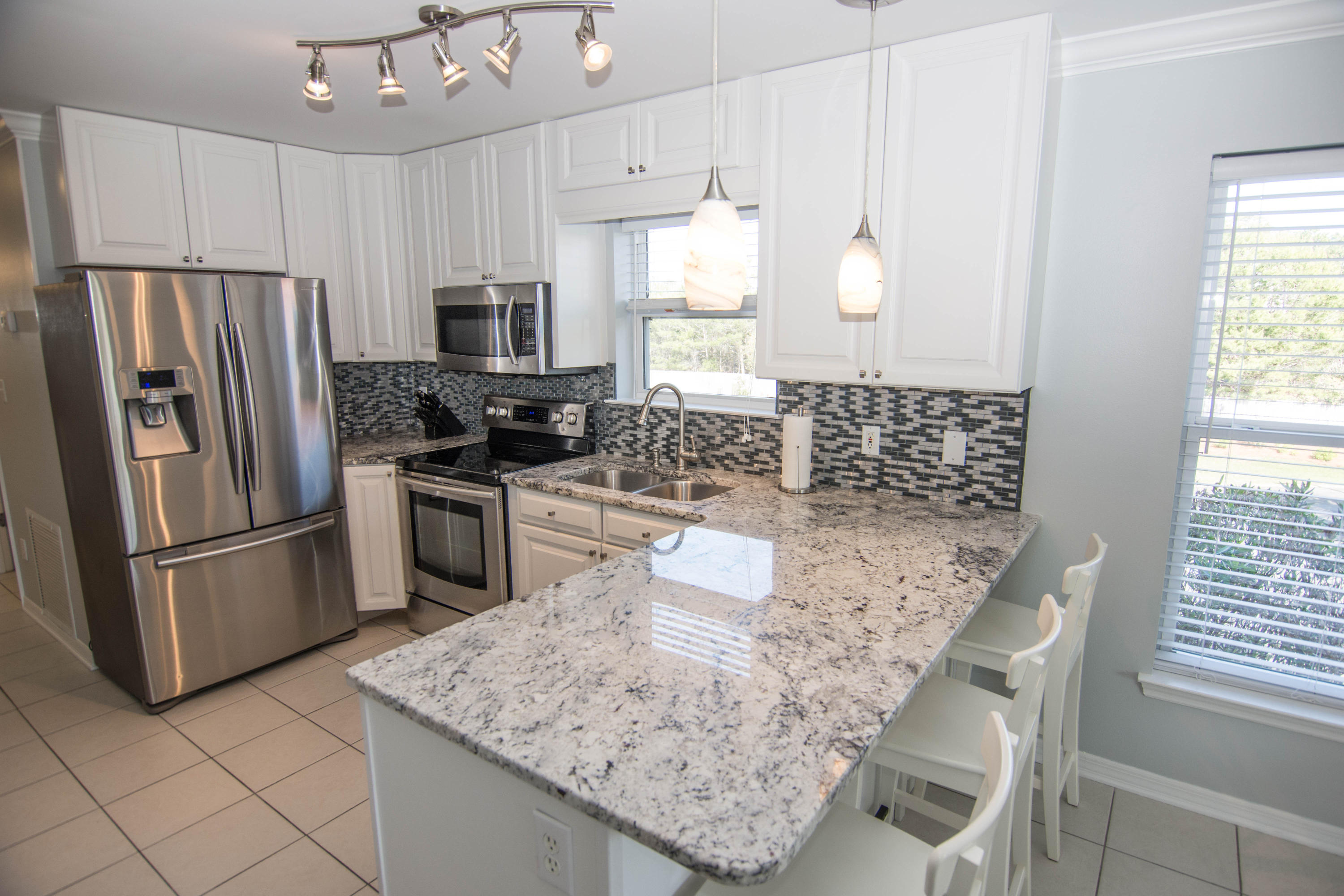 ROLLIN TIDE VILLAS - Residential