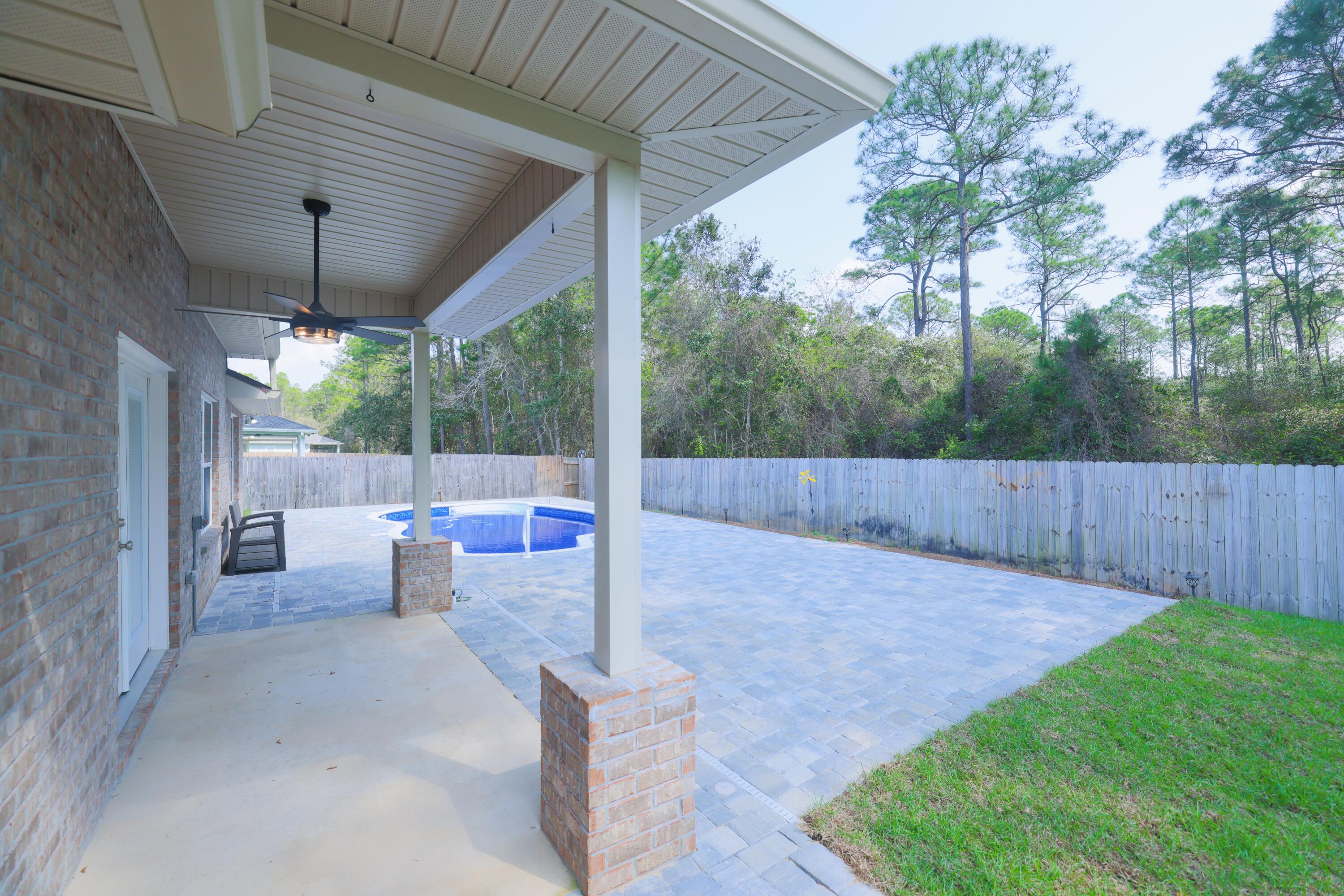 COMMODORE PARK - Residential