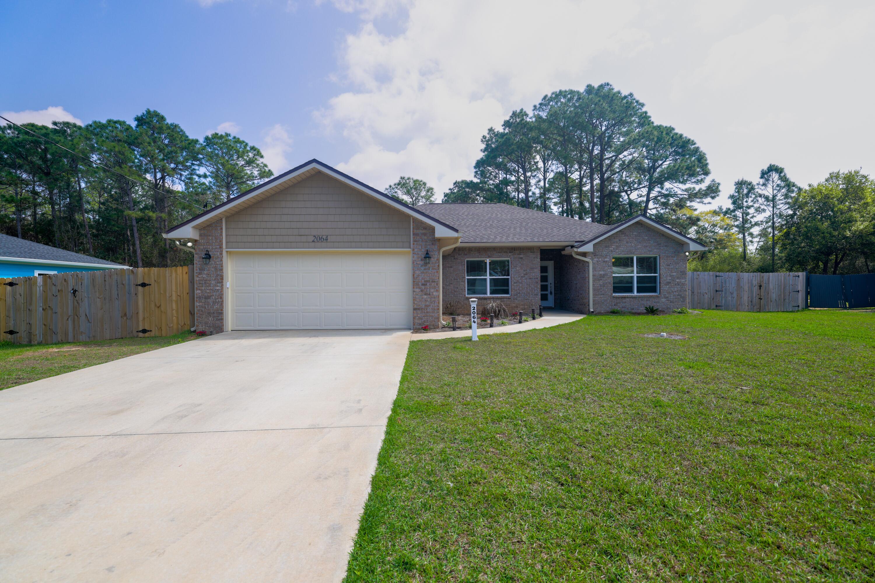 COMMODORE PARK - Residential