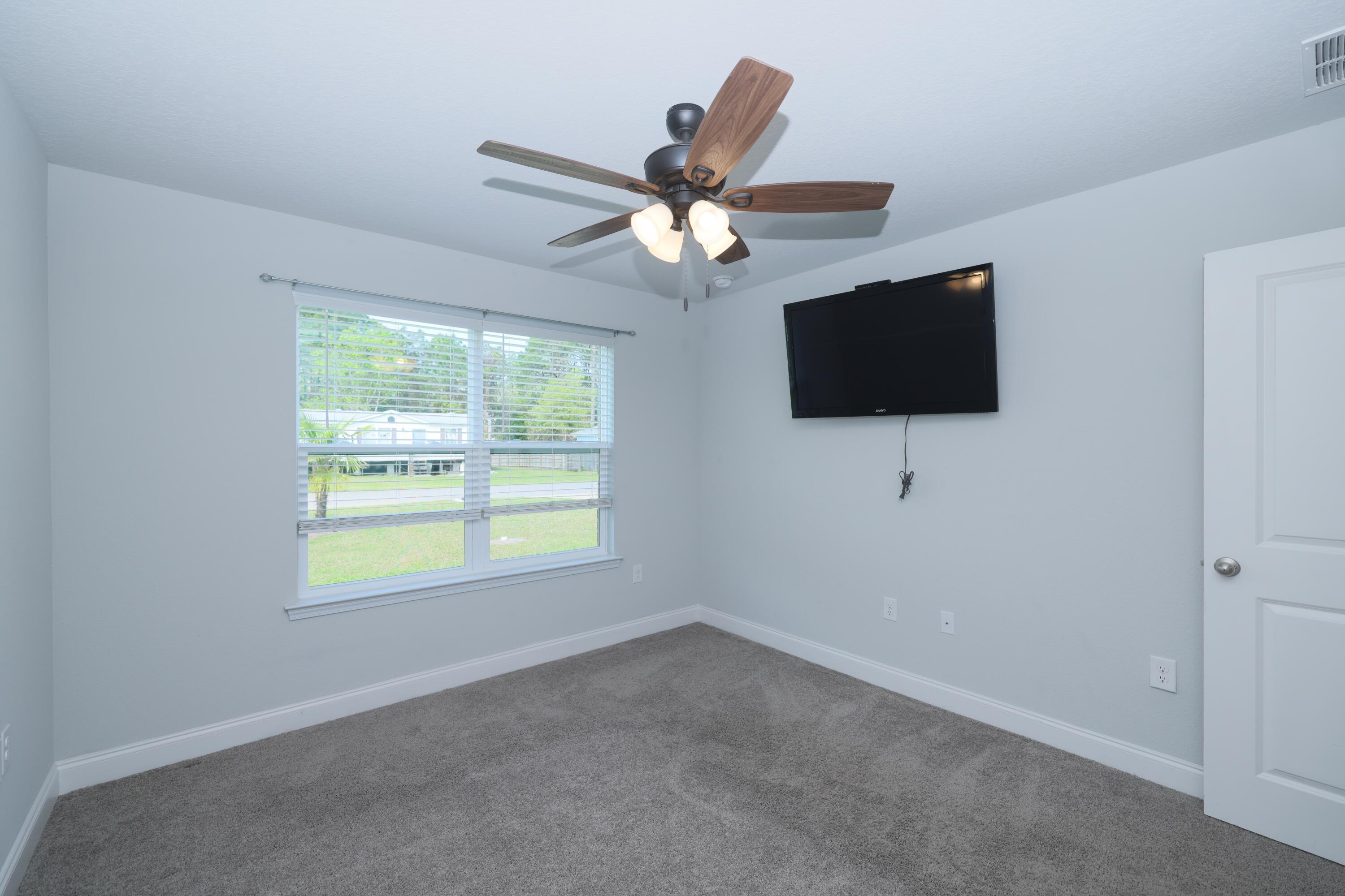 COMMODORE PARK - Residential