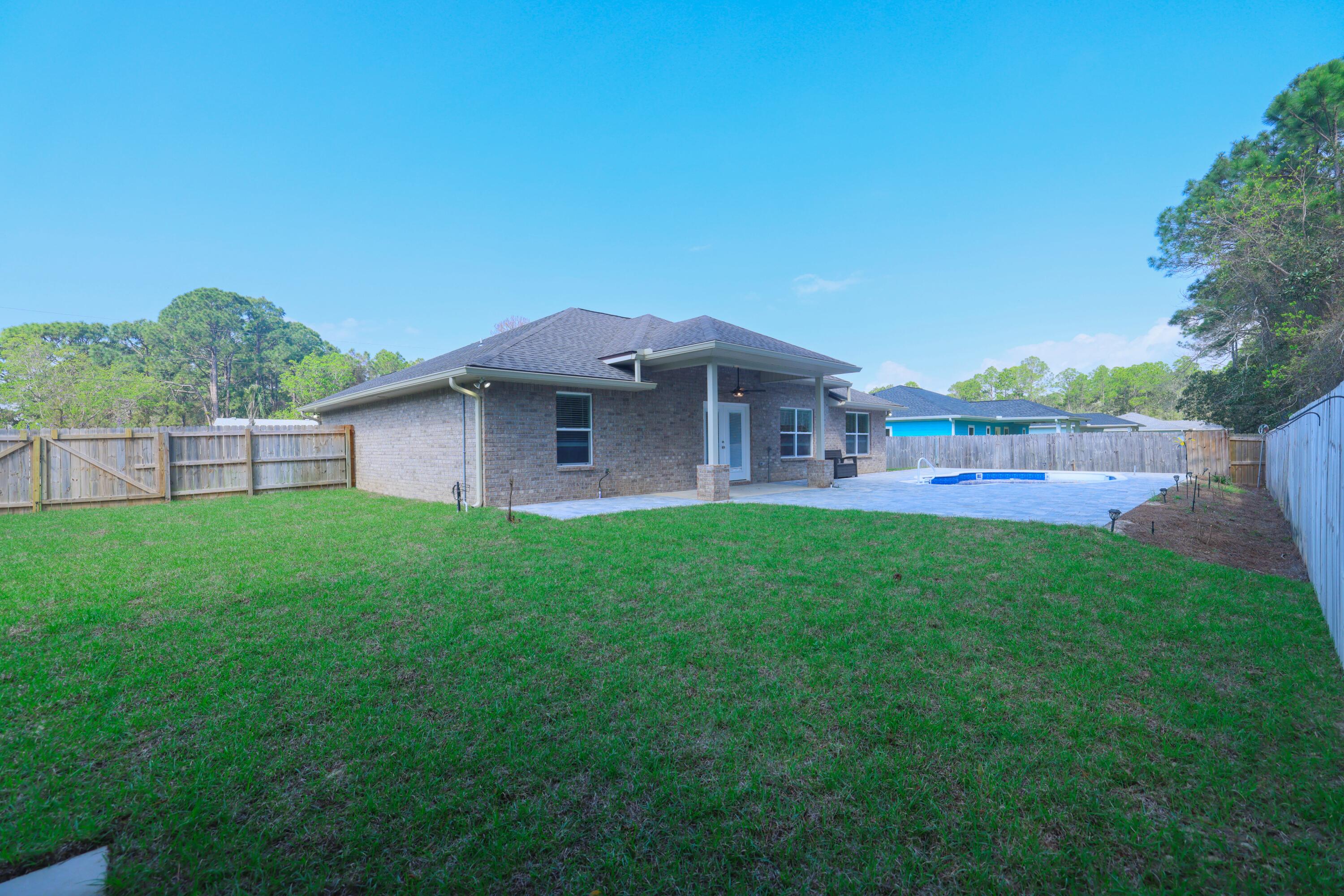 COMMODORE PARK - Residential