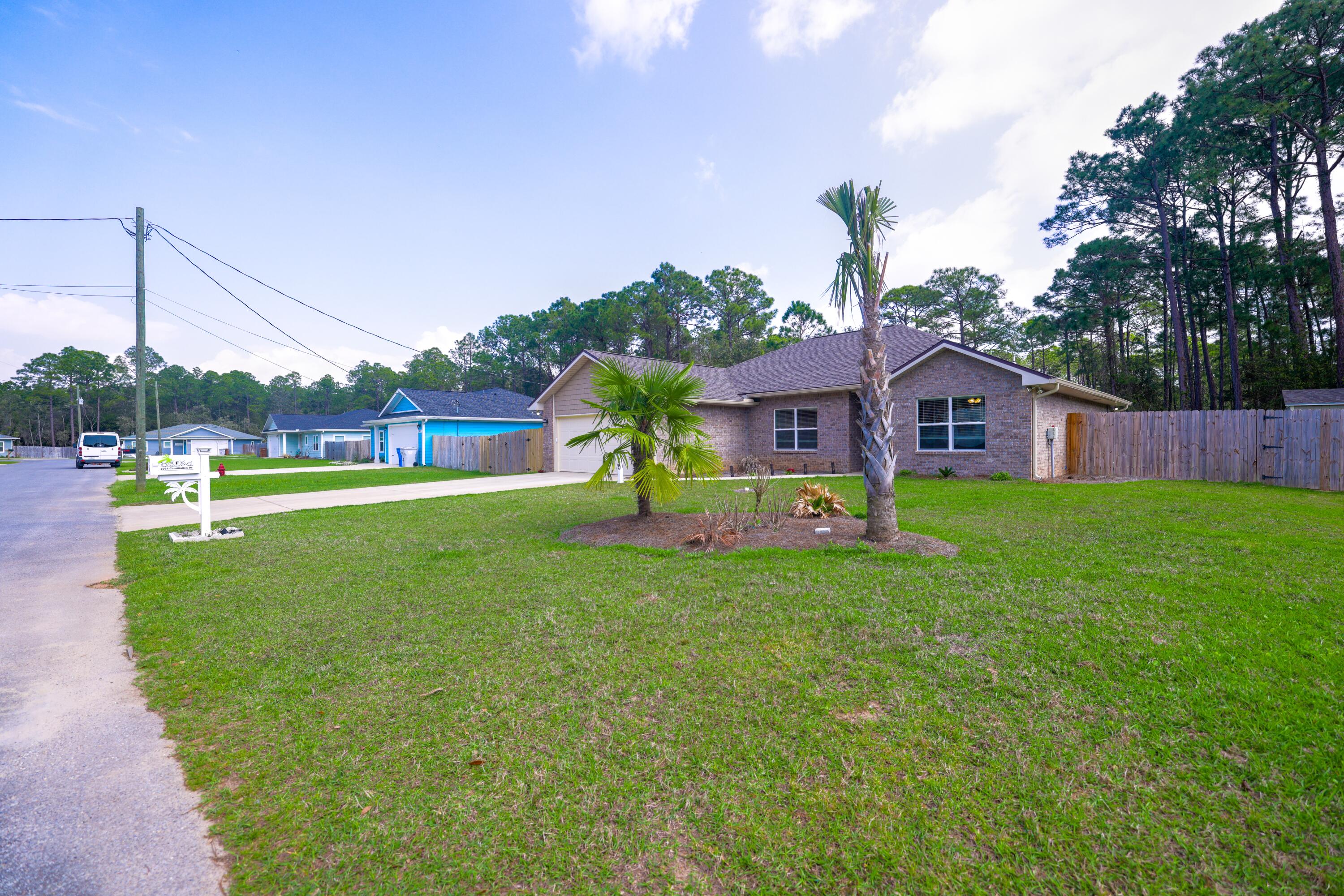 COMMODORE PARK - Residential